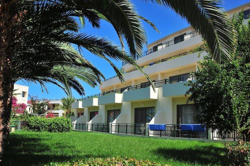 Hydramis Palace Beach Resort