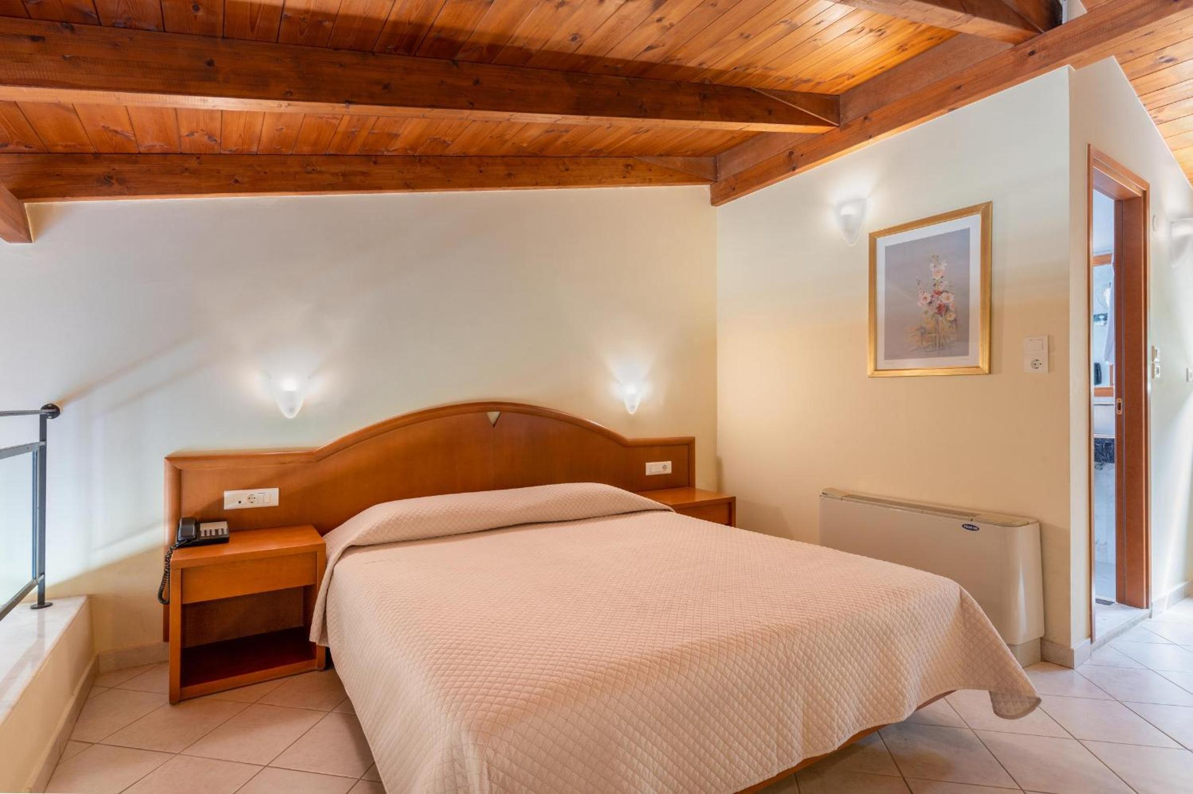 Hydramis Palace Beach Resort