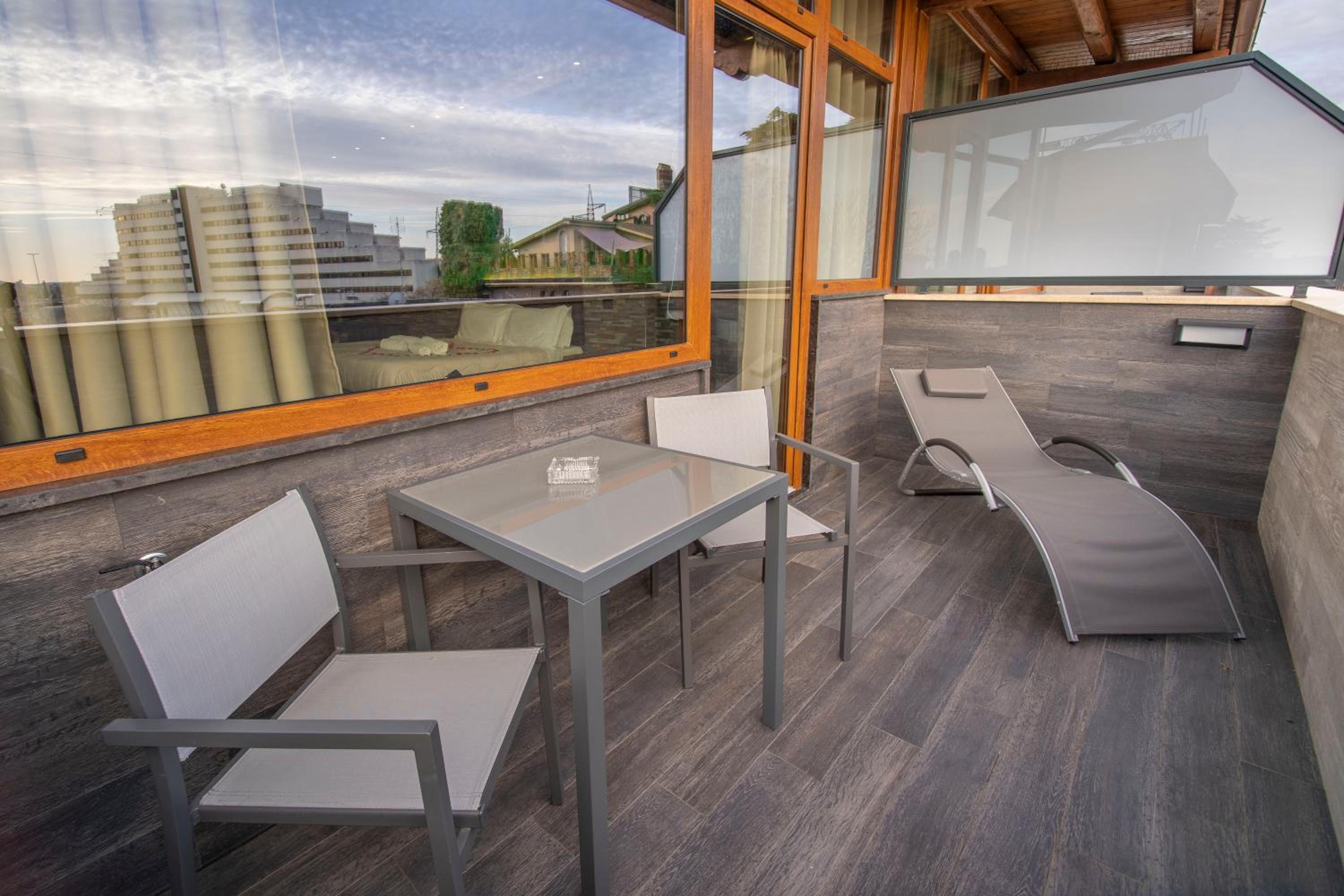 Hotel Virtus Prestige - Rooms & Apartments - Image 1