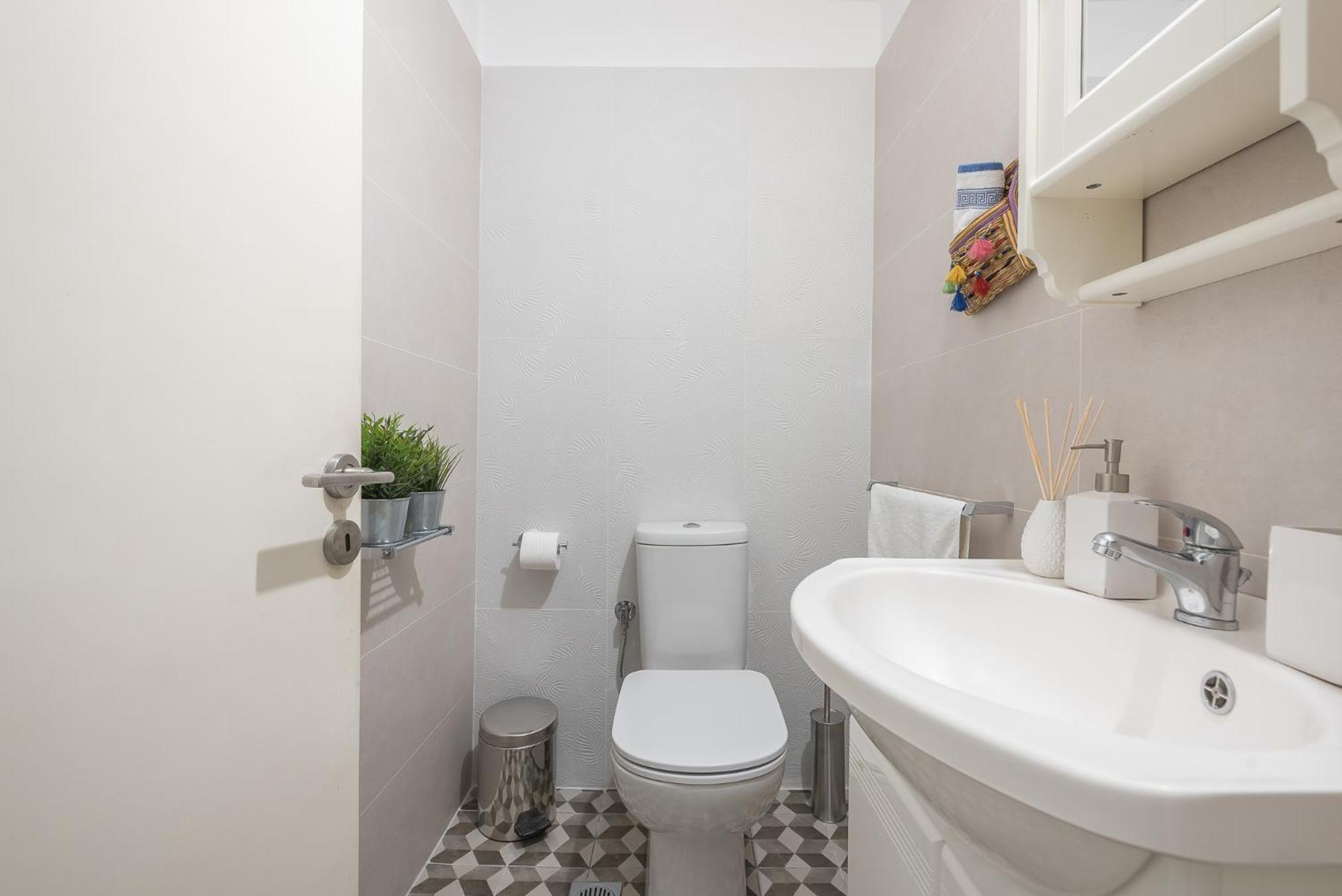 Athenian House in Plaka Villa by Athenian Homes