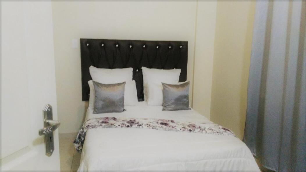 G6 on Marlborough Durban South Beachfront Self-Catering Unit Plus Private Bedroom view 5