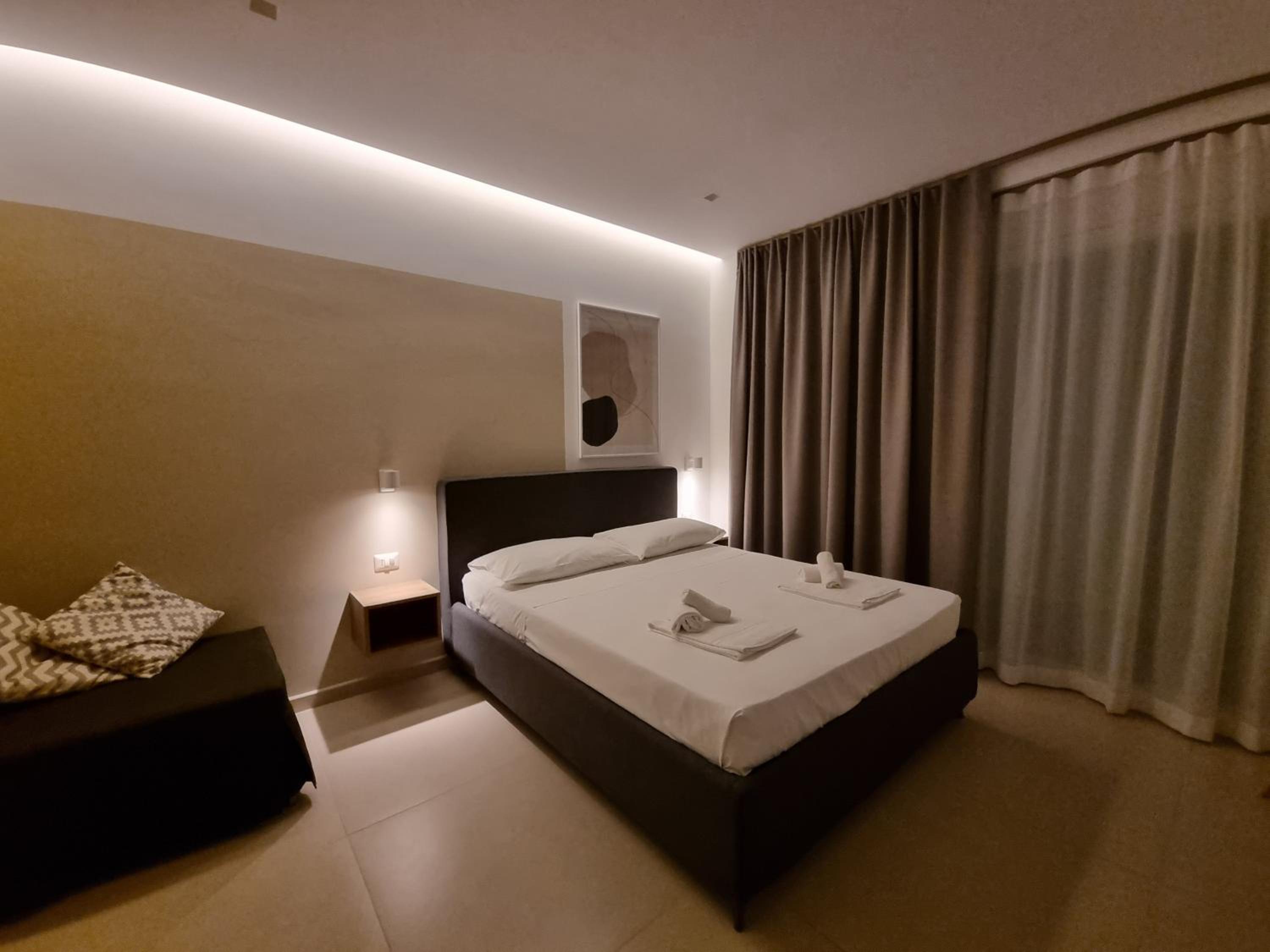 Marea Retreat Rooms