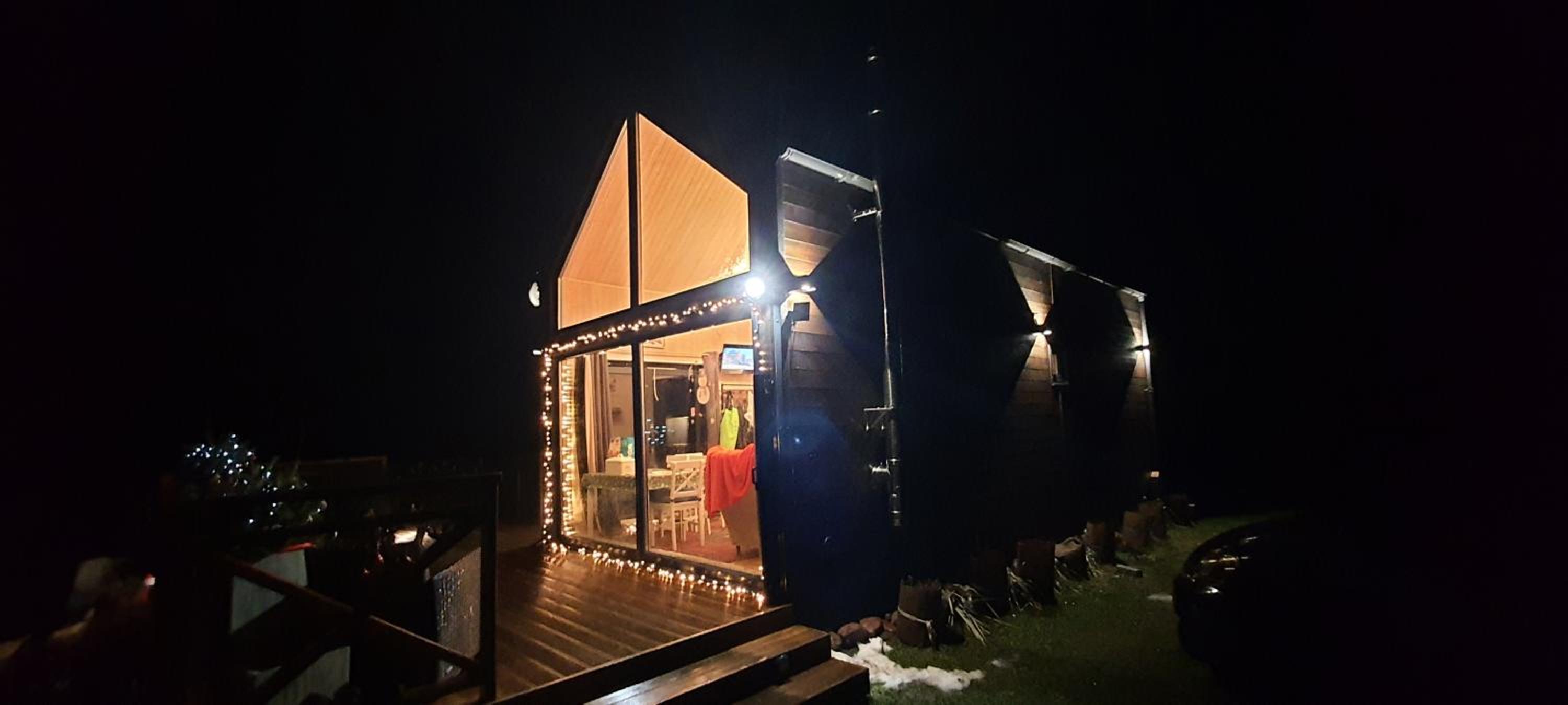 Domek Mazurski całoroczny nad jeziorem z sauną i Jacuzzi SPA