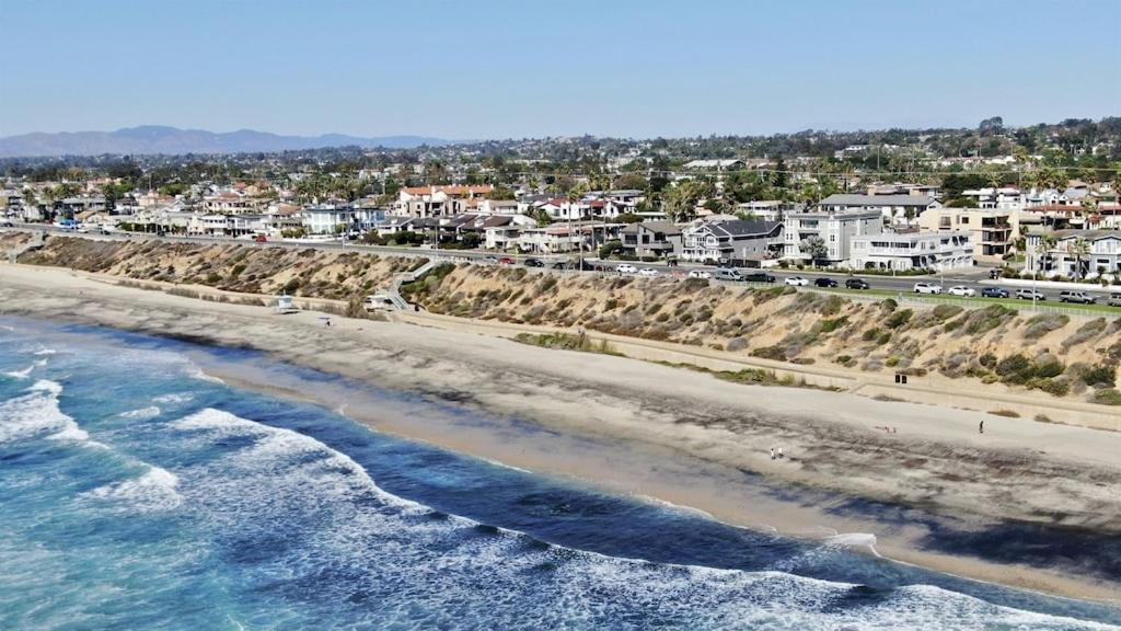 Expansive Ocean View, Private Balcony, Across from Beach view 2