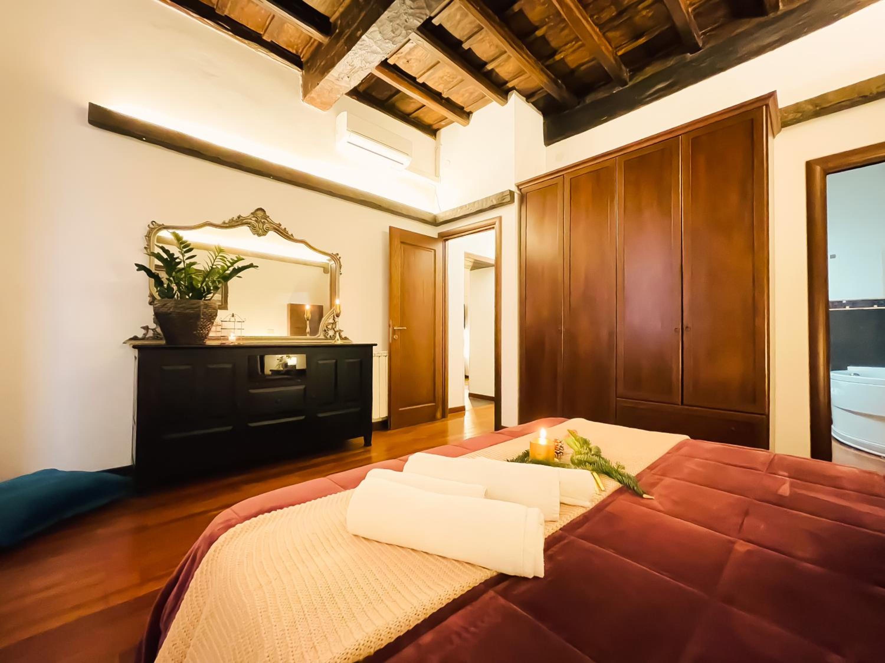 Trevi Fountain Luxury Guest House
