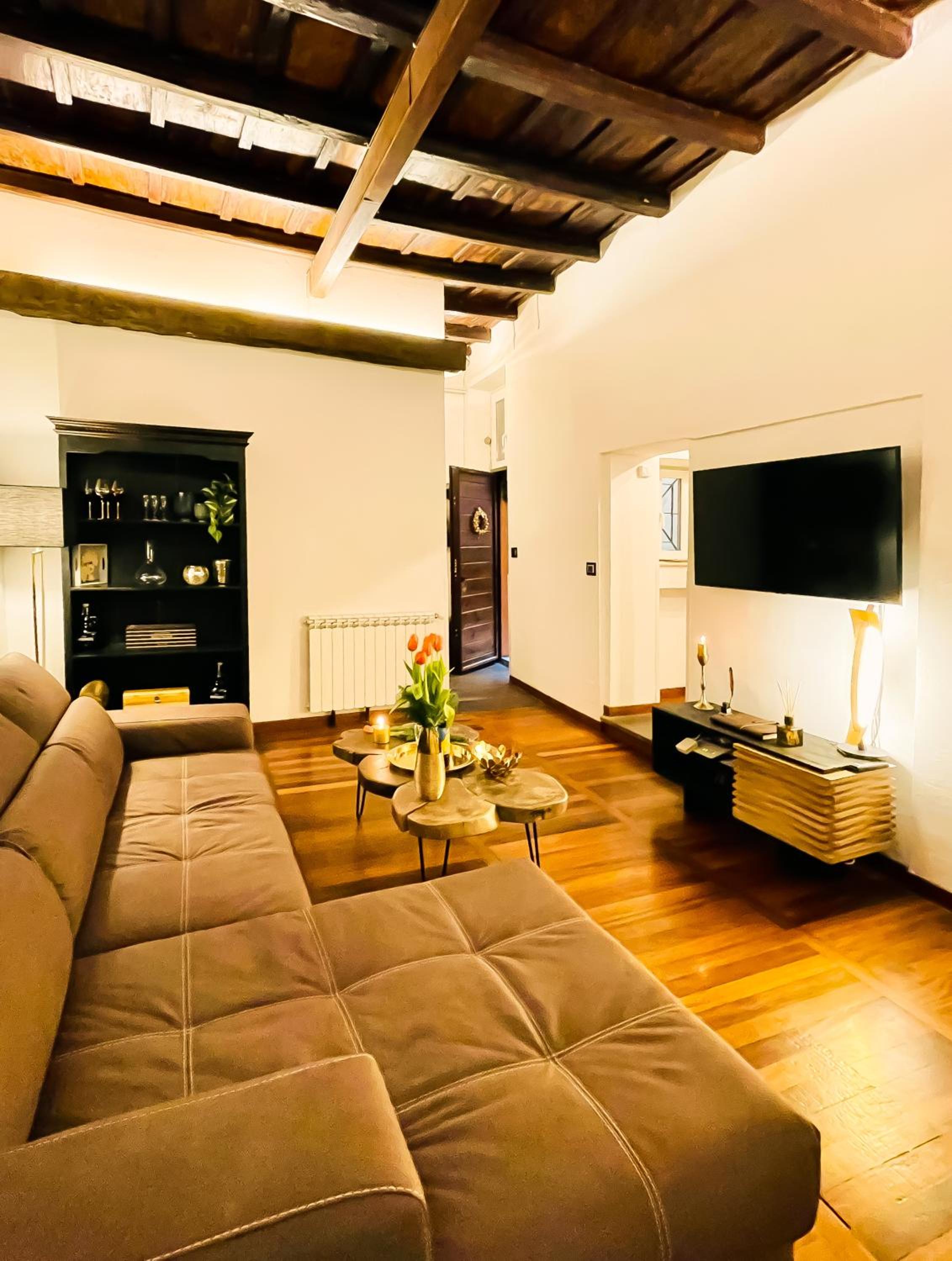 Trevi Fountain Luxury Guest House