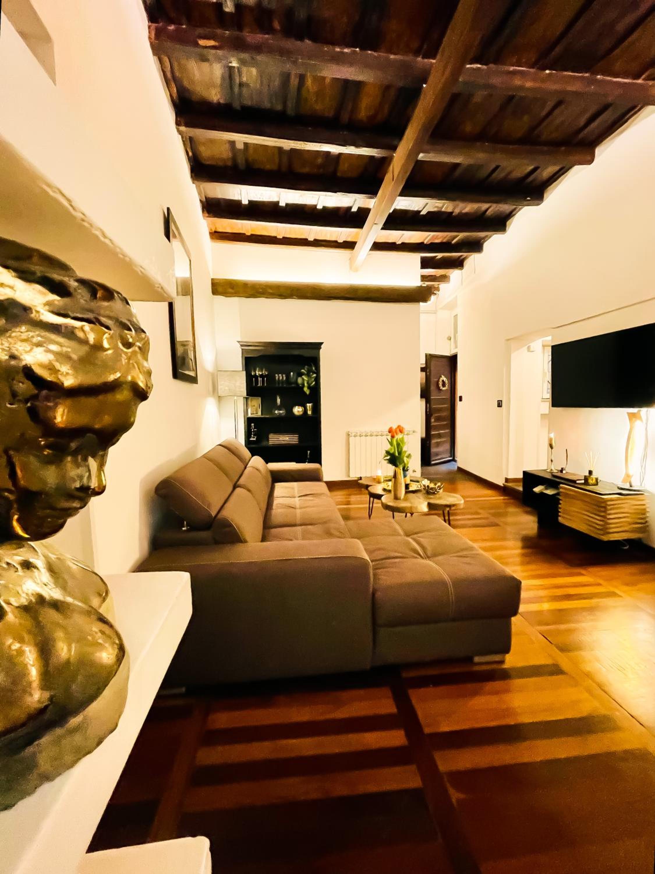 Trevi Fountain Luxury Guest House