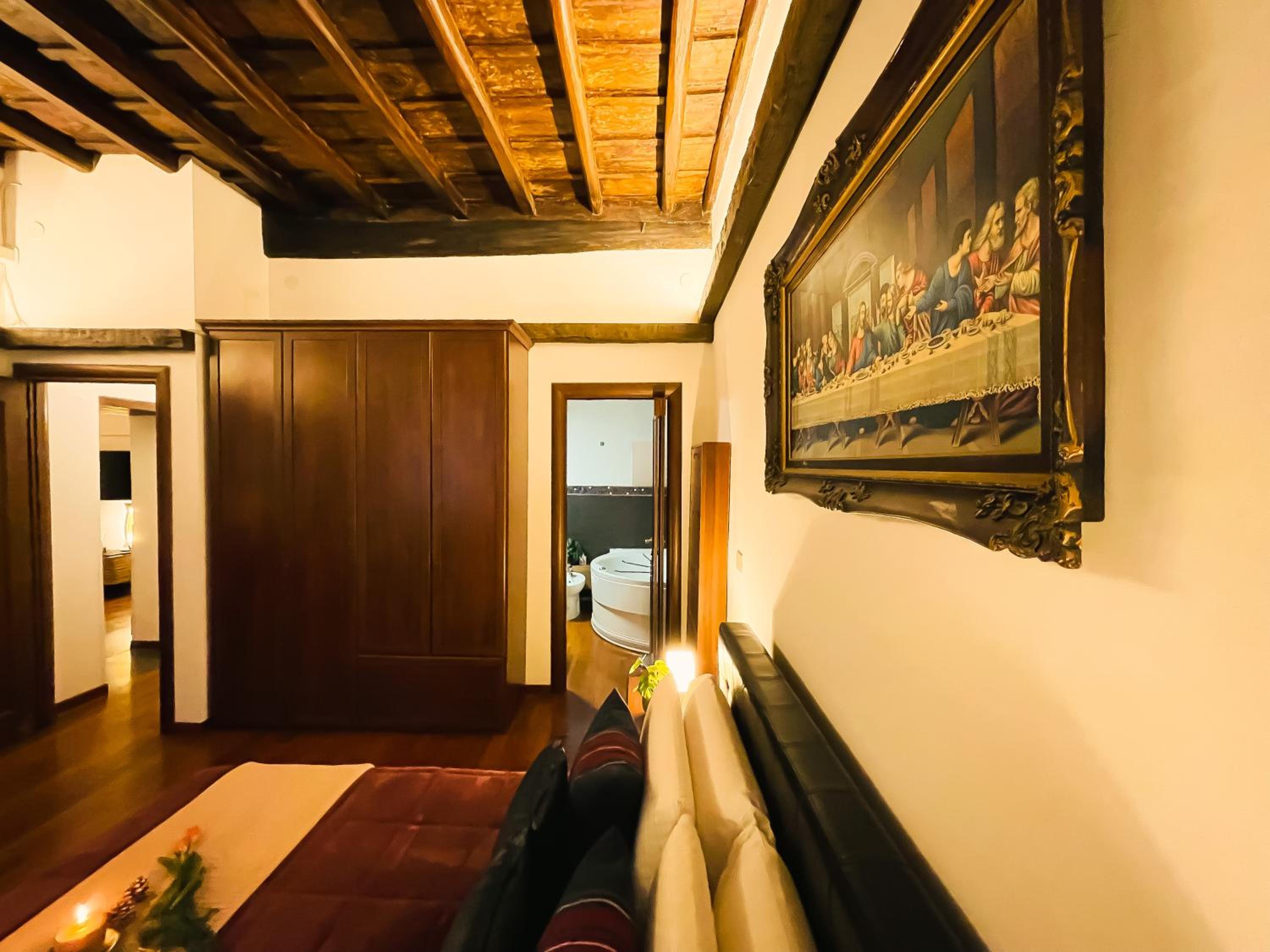 Trevi Fountain Luxury Guest House