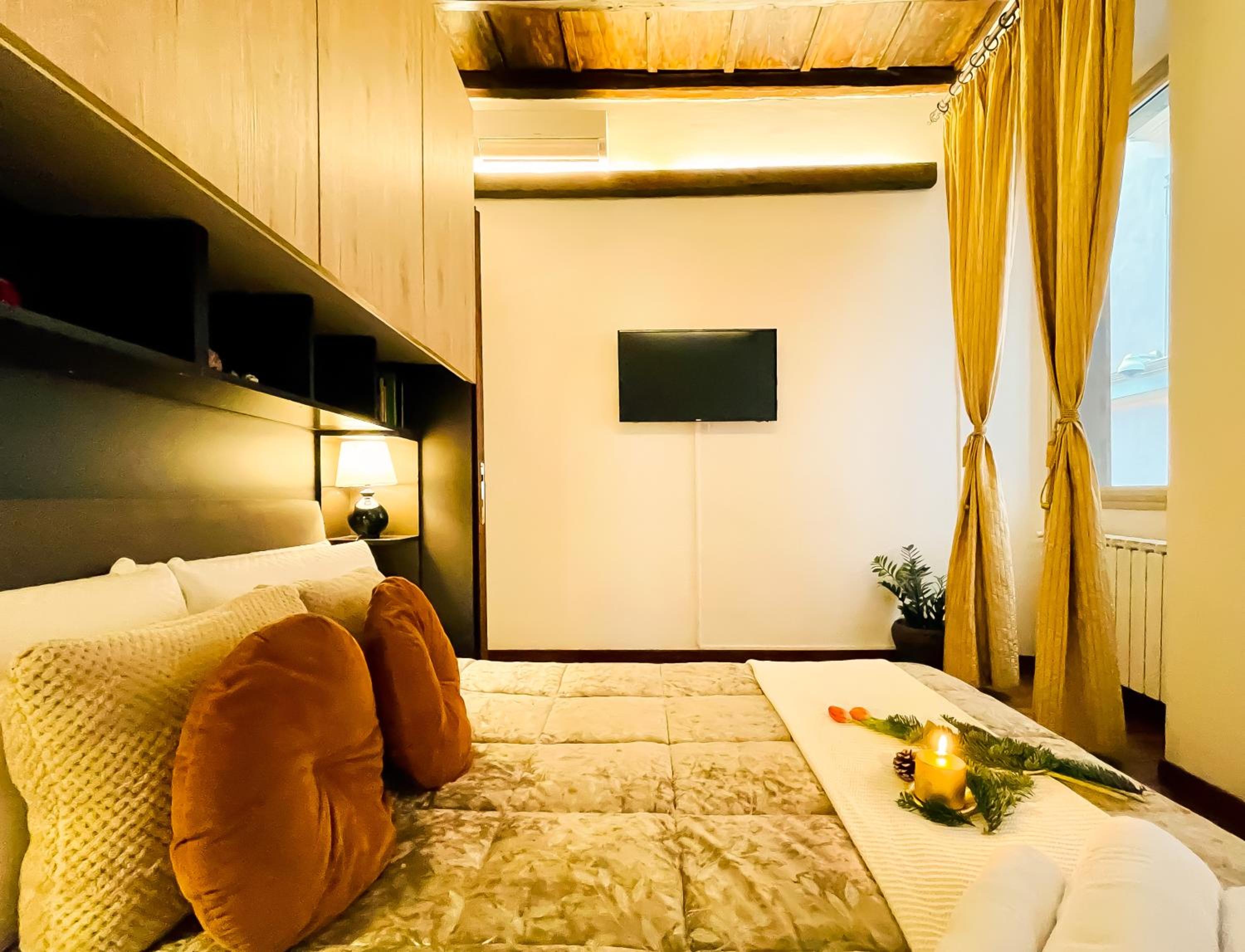 Trevi Fountain Luxury Guest House