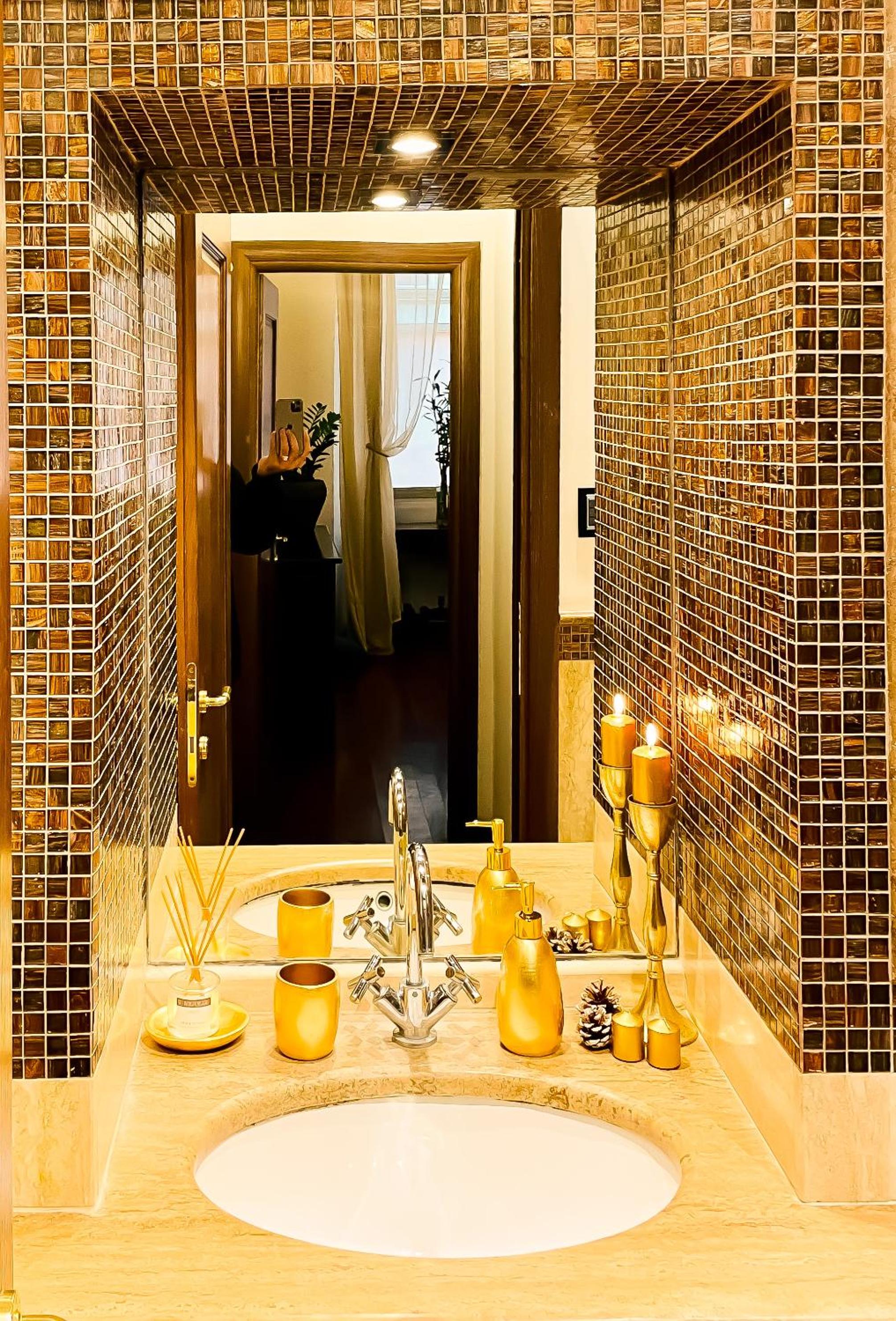 Trevi Fountain Luxury Guest House