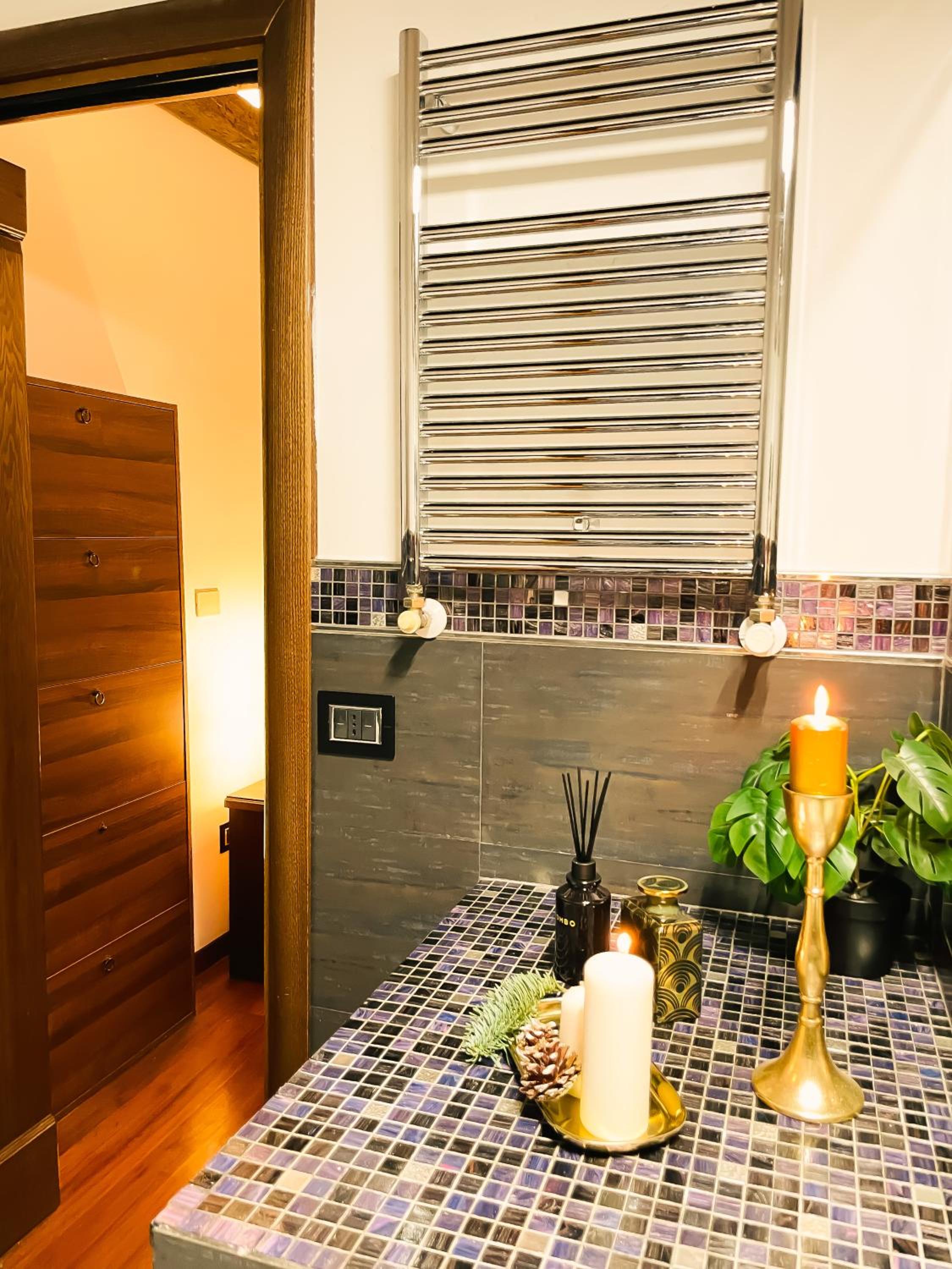Trevi Fountain Luxury Guest House