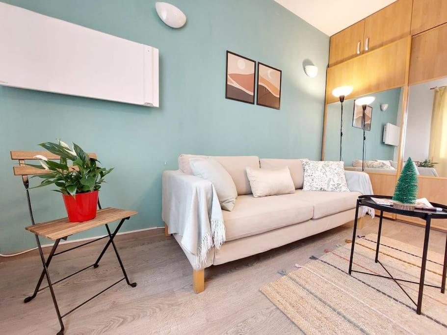 Sweet Dreams Suites Panoramic Studio Zodiac Dorobanti view 3
