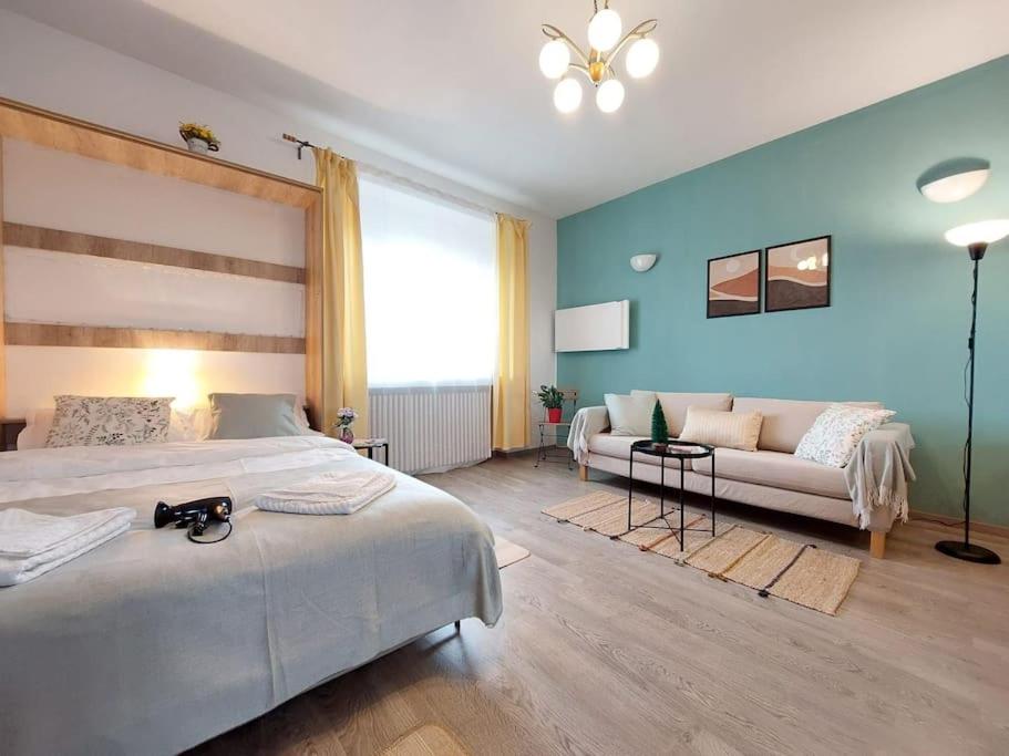 Sweet Dreams Suites Panoramic Studio Zodiac Dorobanti view 4