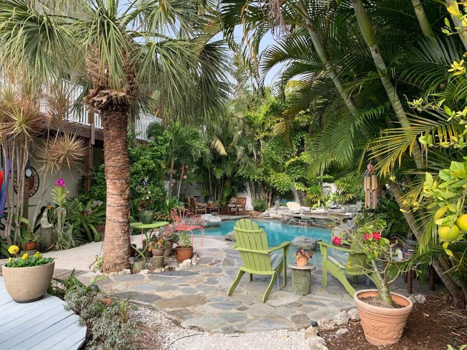 Amazing Village Cottage! Walk to Whitney Beach! view 5