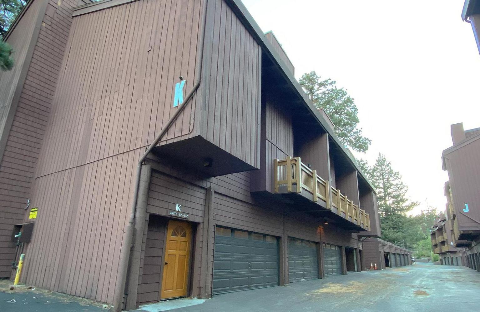 Hotel Walk to Canyon Lodge! Ski back! Modern Space - Image 1