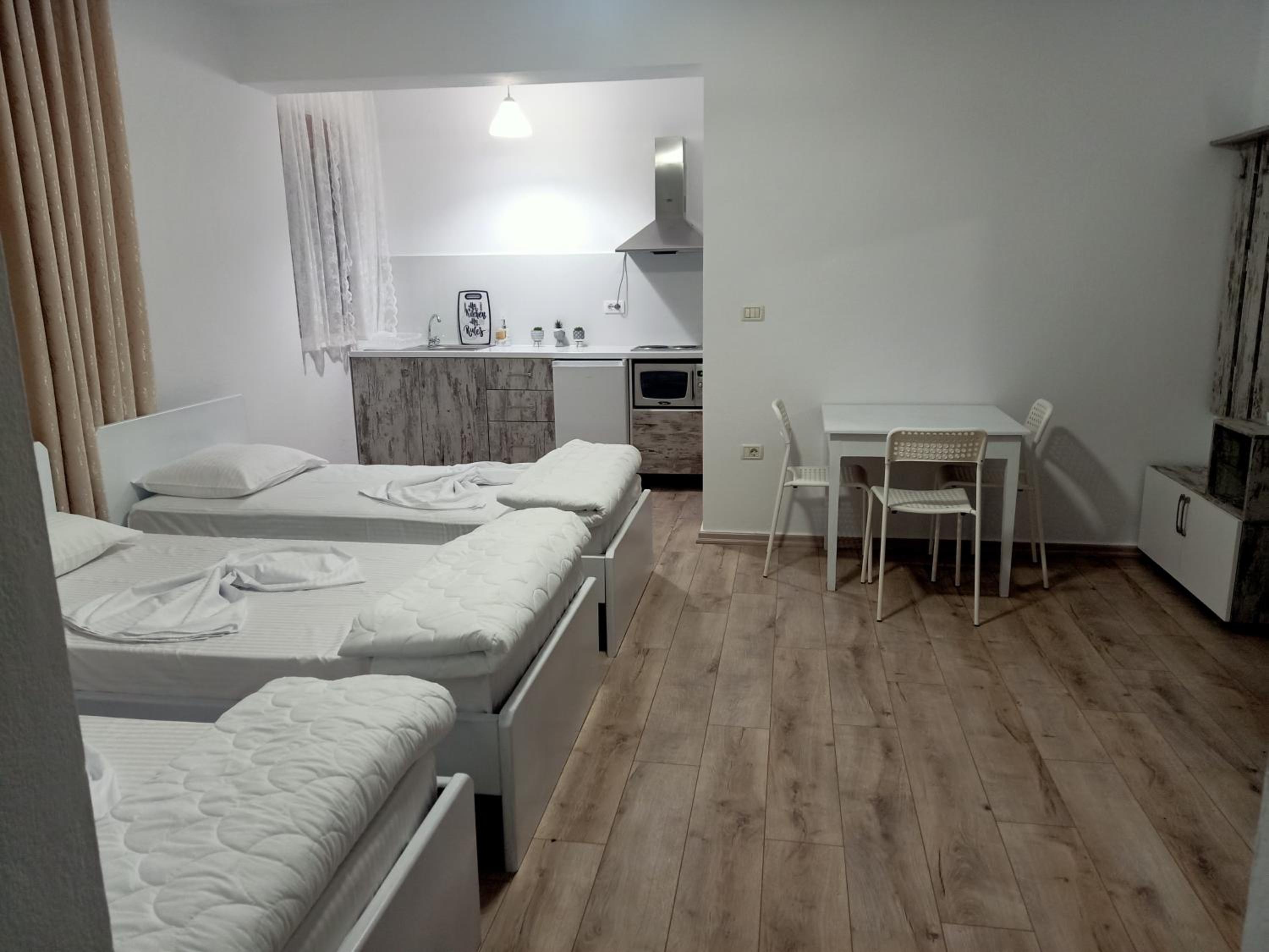 Room Click inn