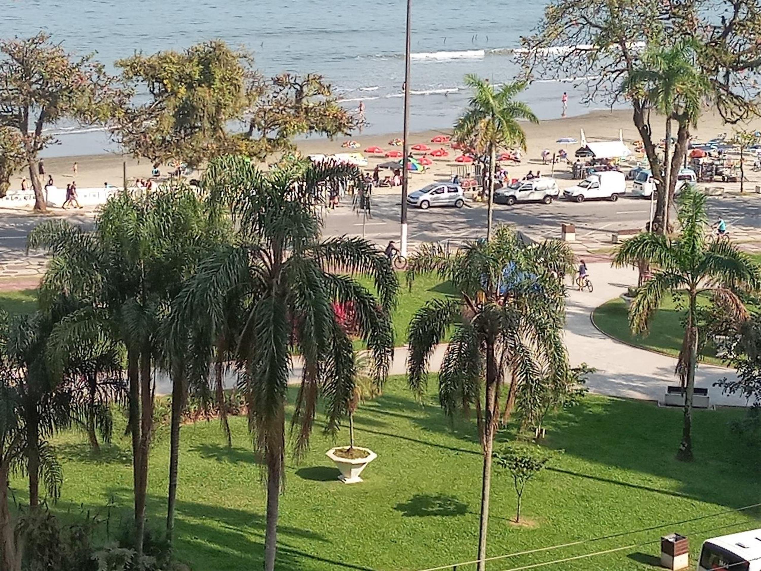 Ponta da Praia amplo 3dorm 3ban frente ao mar