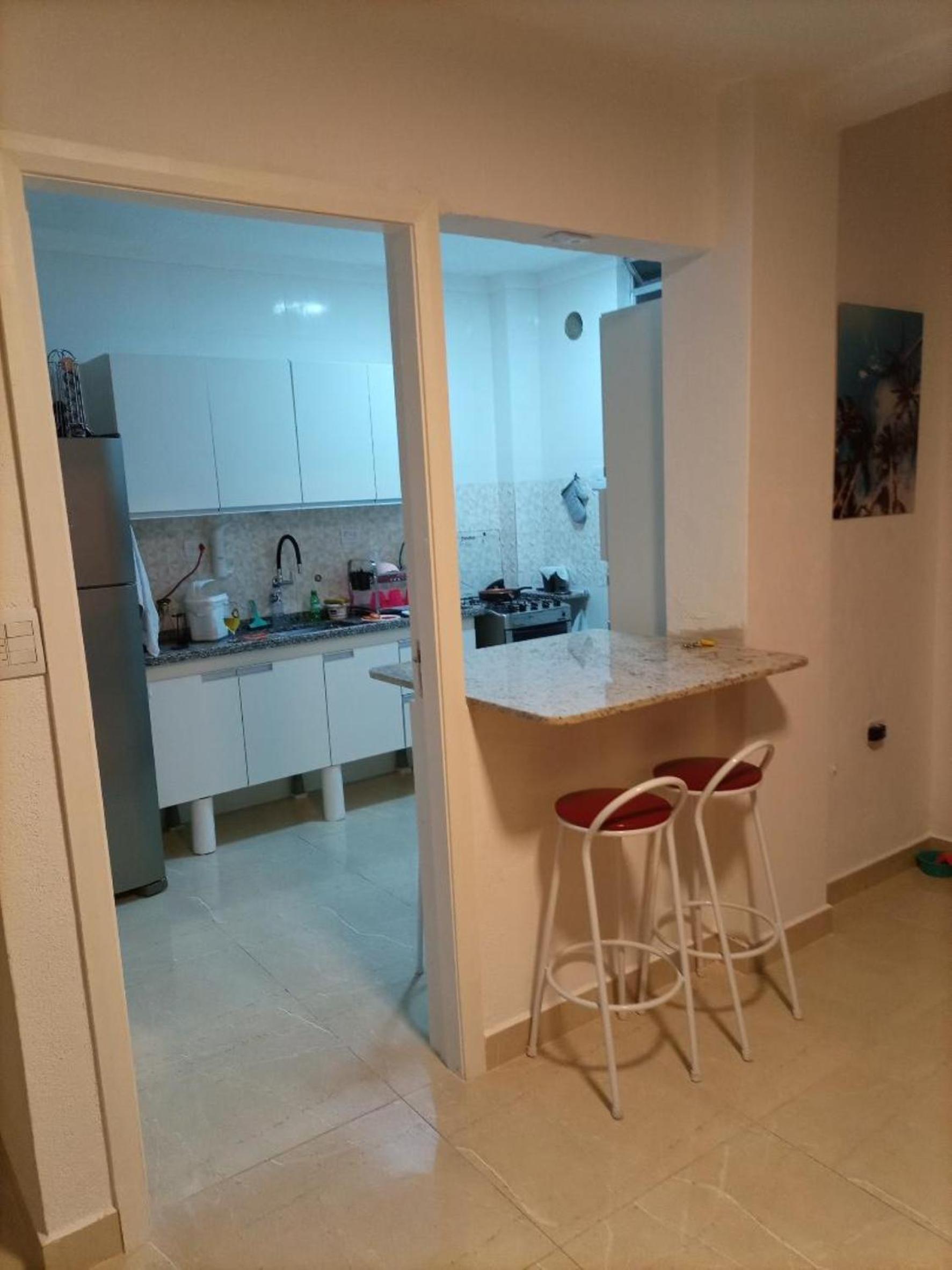 Ponta da Praia amplo 3dorm 3ban frente ao mar