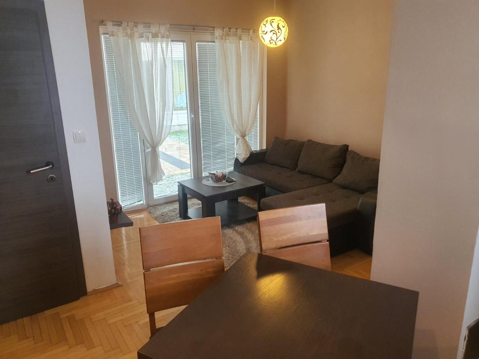 Apartmani Panovic MKKraljevi Čardaci view 4