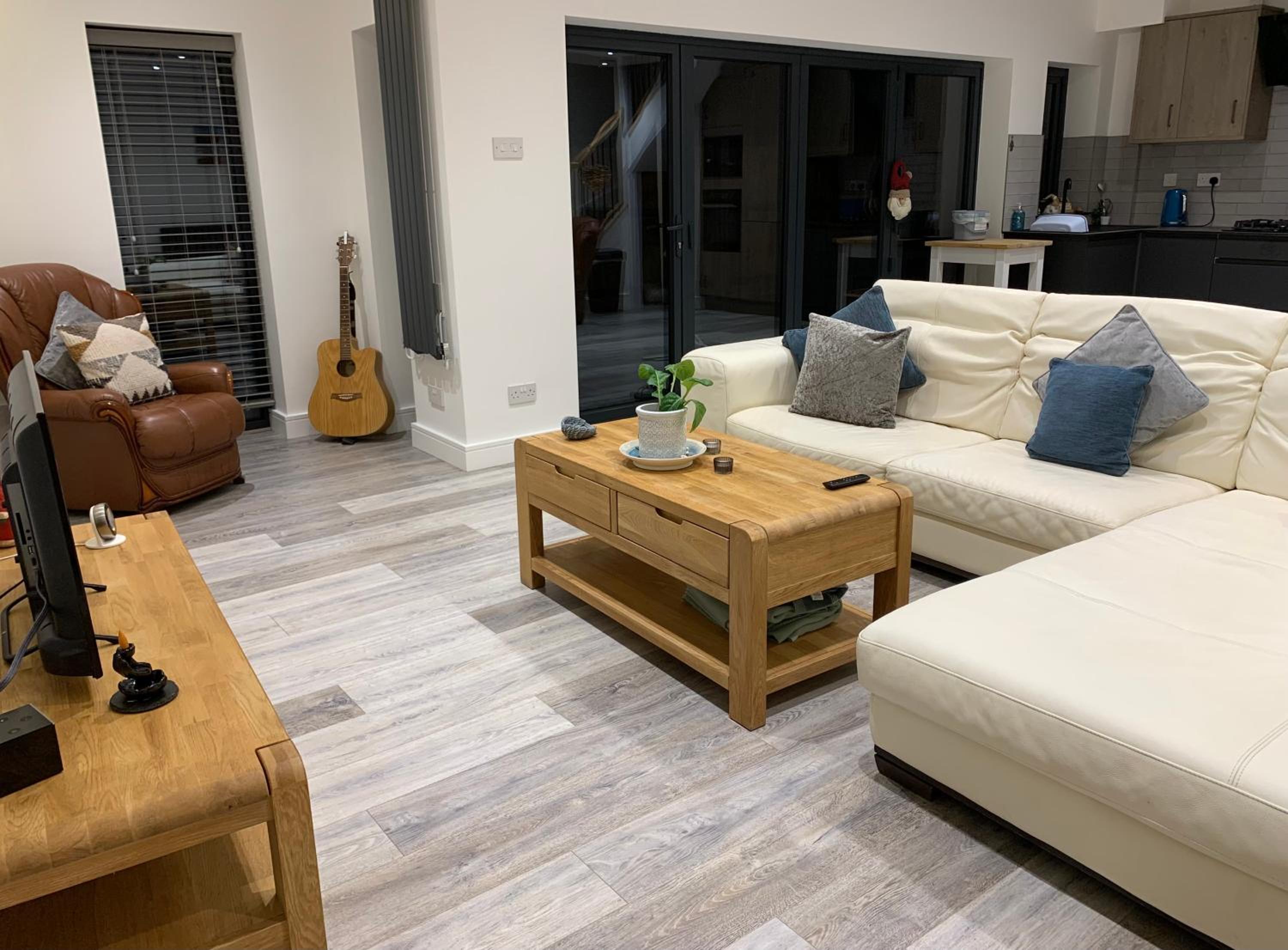 Surfers Lodge - Rest Bay, Porthcawl view 3