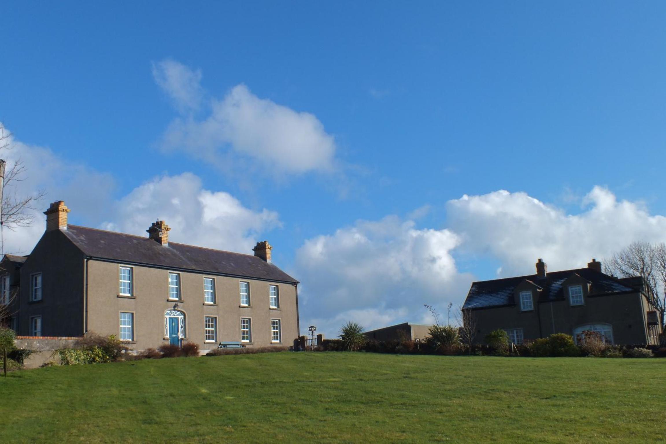 Barnwell Farm Cottages Corn cottage view 4