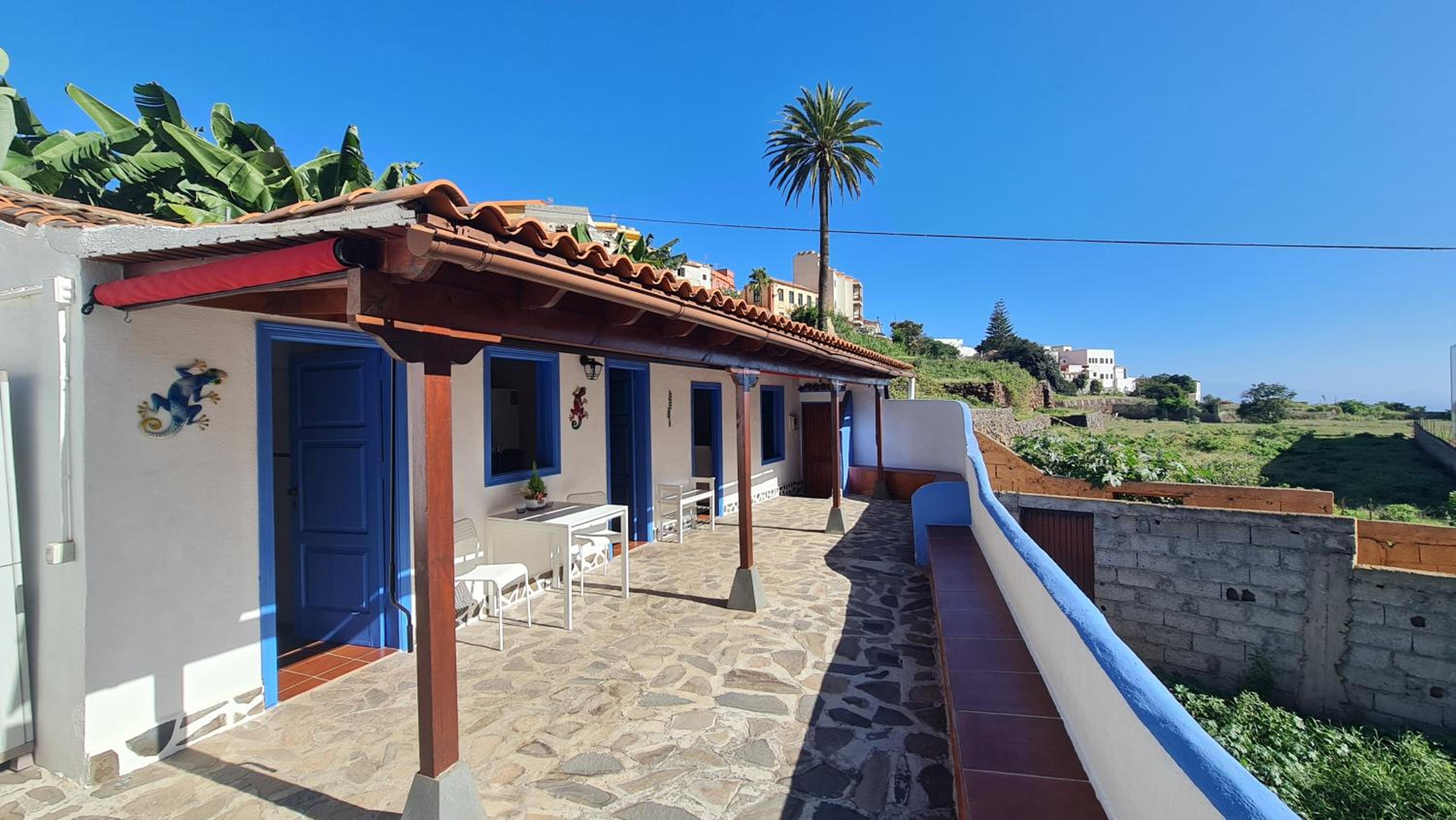 Hotel Casa Marcos in La Gomera with relaxing terrace - Image 1