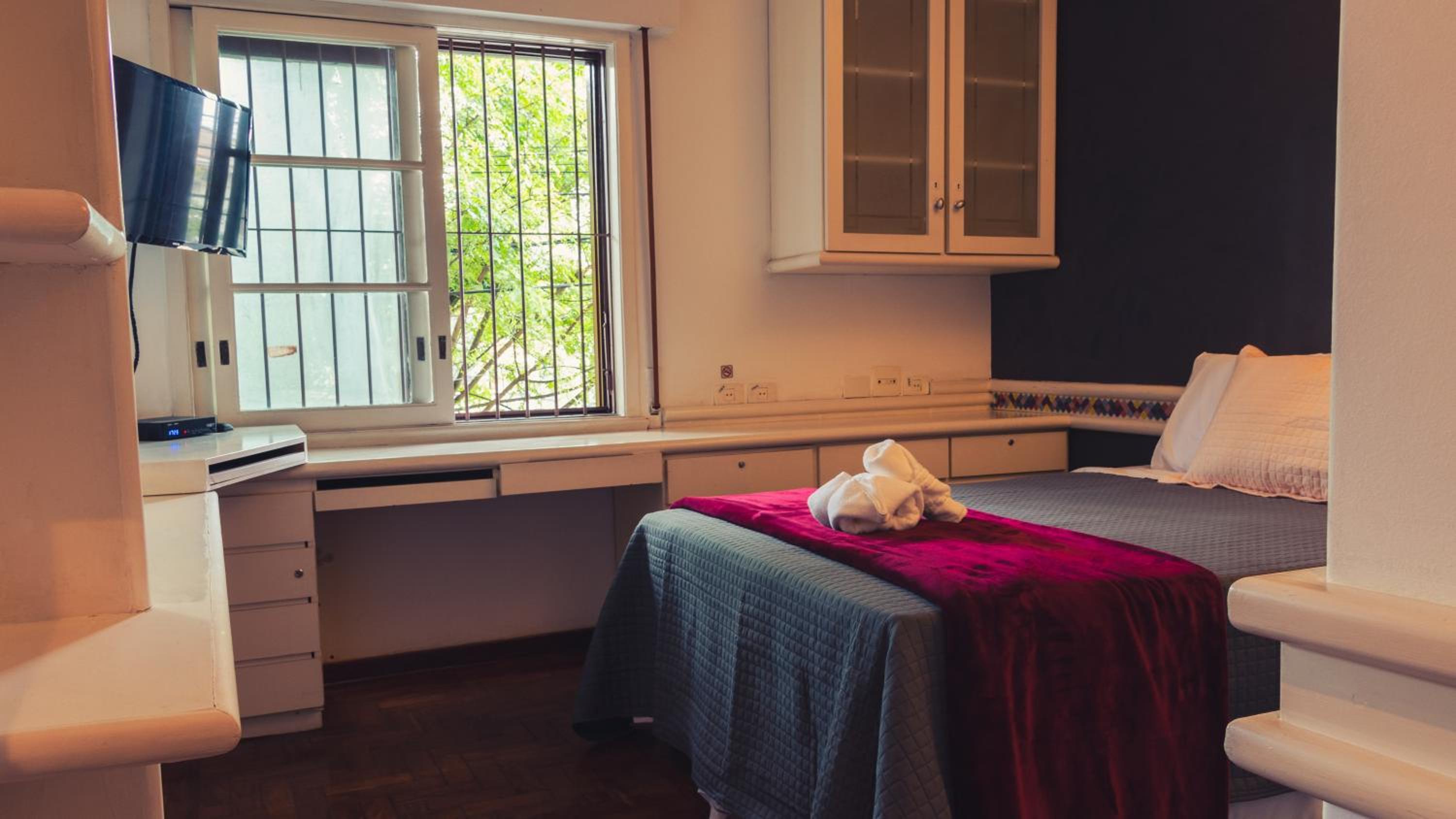 hotel room