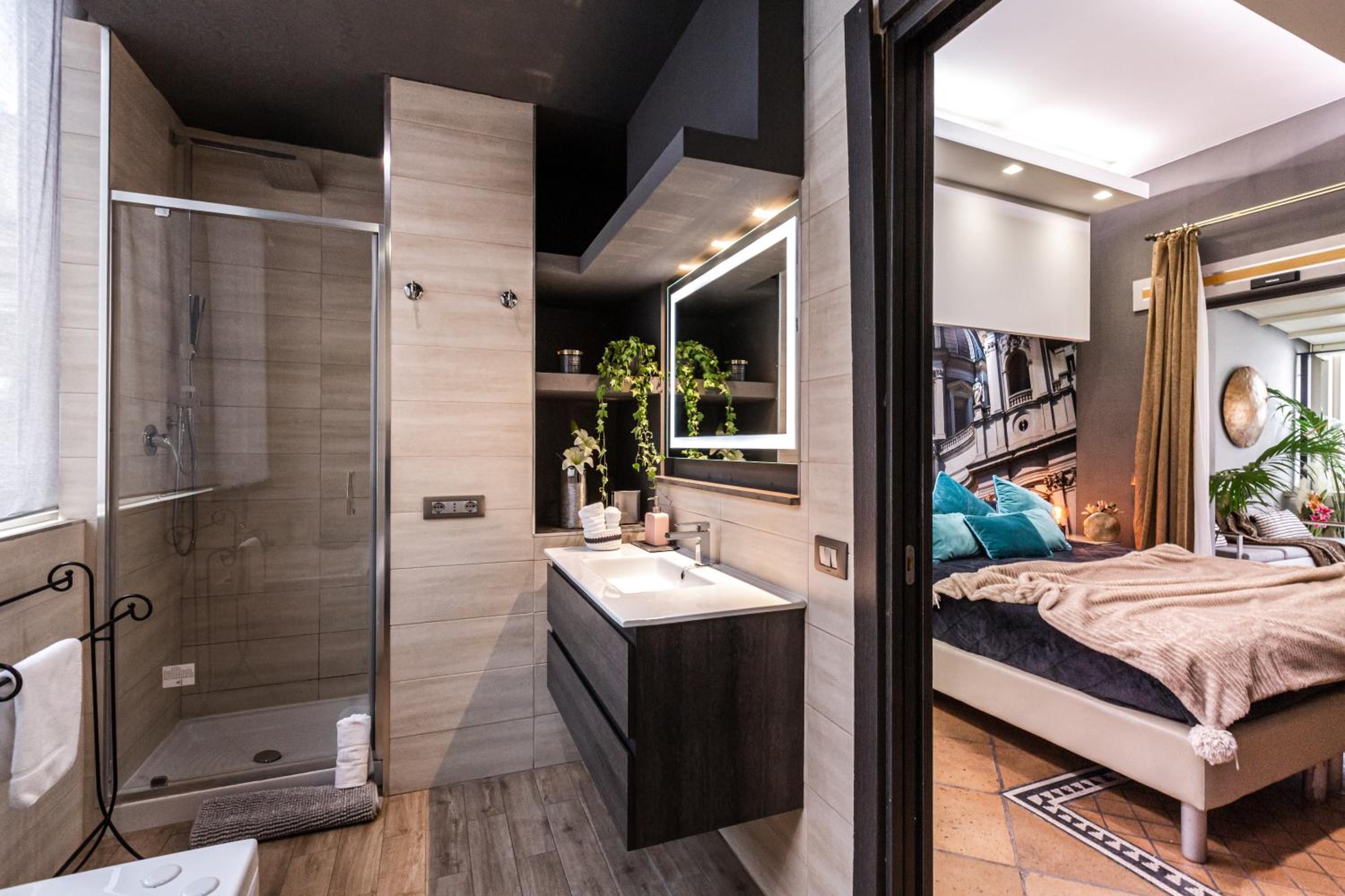 Daphne Suites