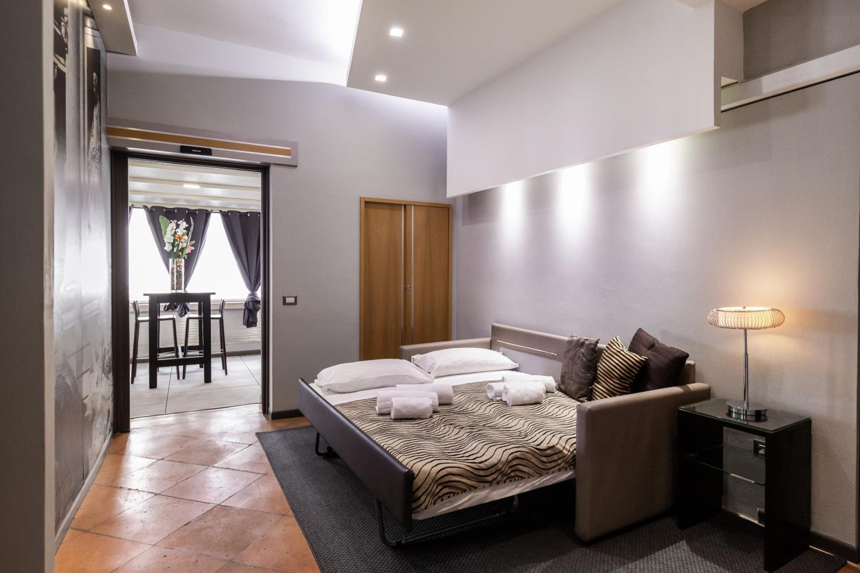 Daphne Suites