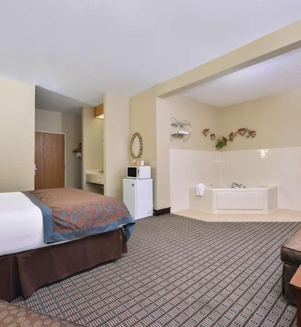 Regency Inn Geneseo, Photo 16