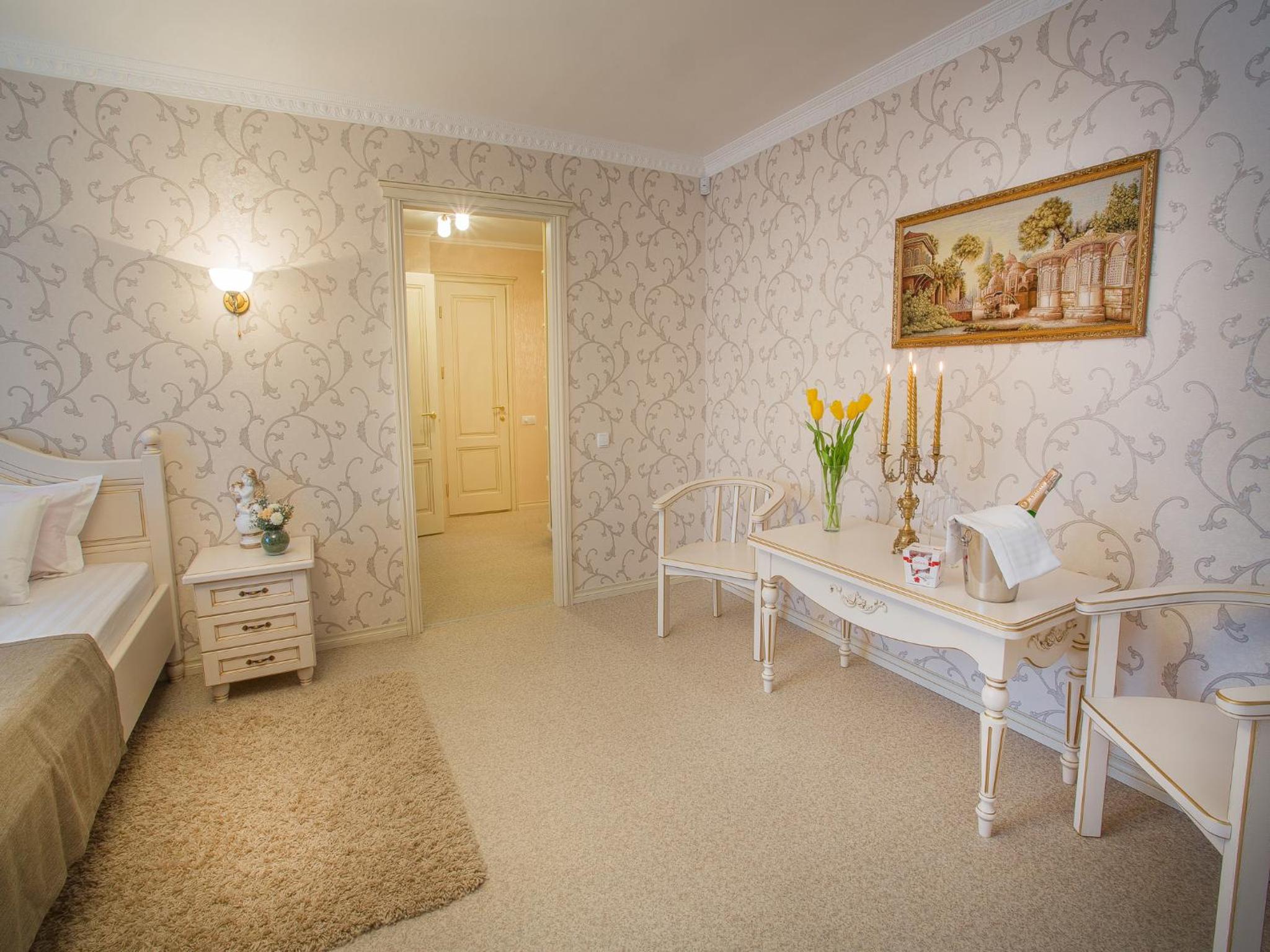 Luxury Apartments with Jacuzzi view 4