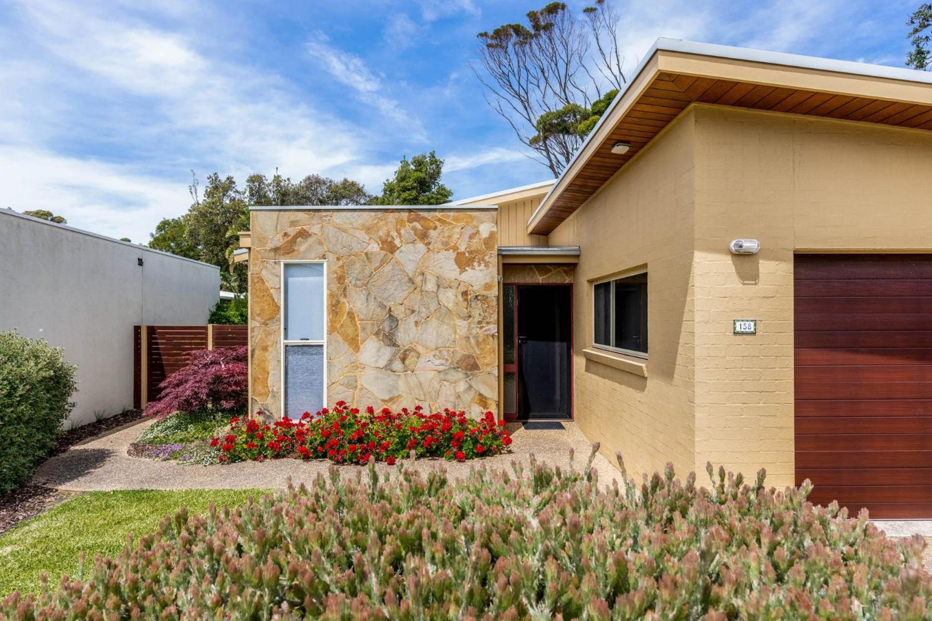 Invy Surf Hideaway