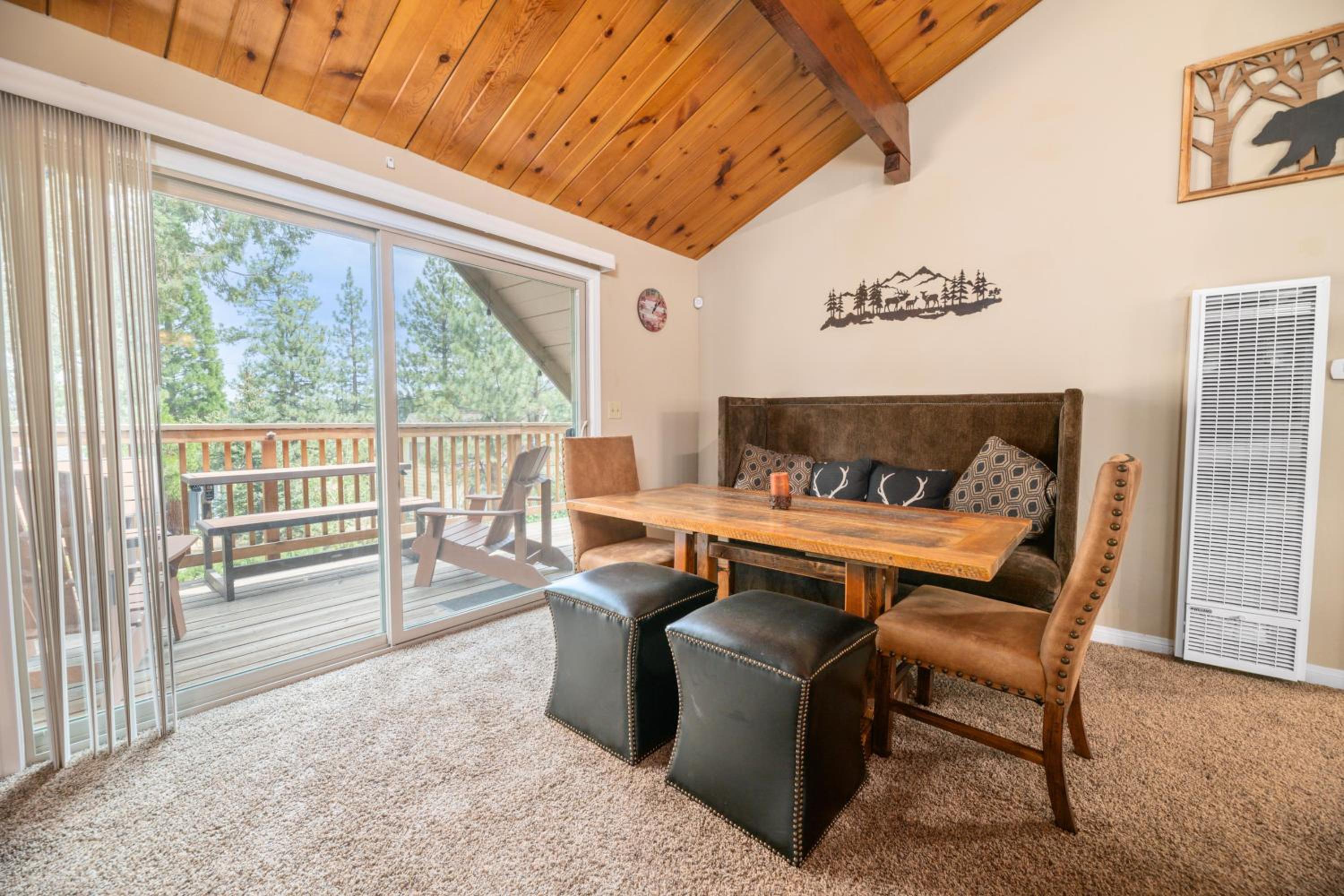 Lakeview Trout N About - Walk to Lake, Close to Village & Slopes view 4