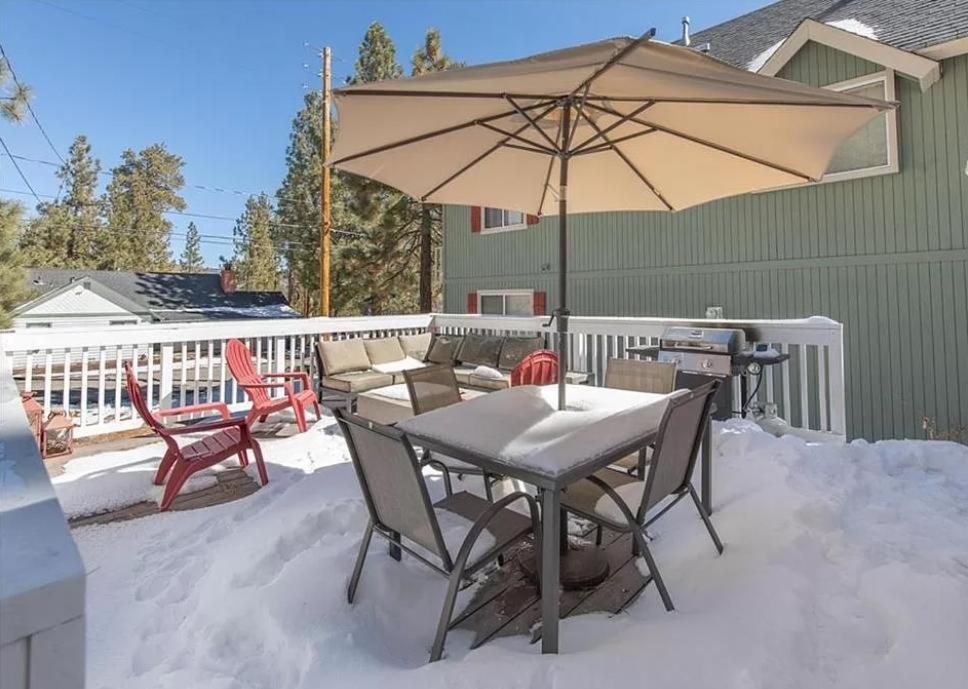 Slopeside Chalet - Close to Lake and Slopes view 3
