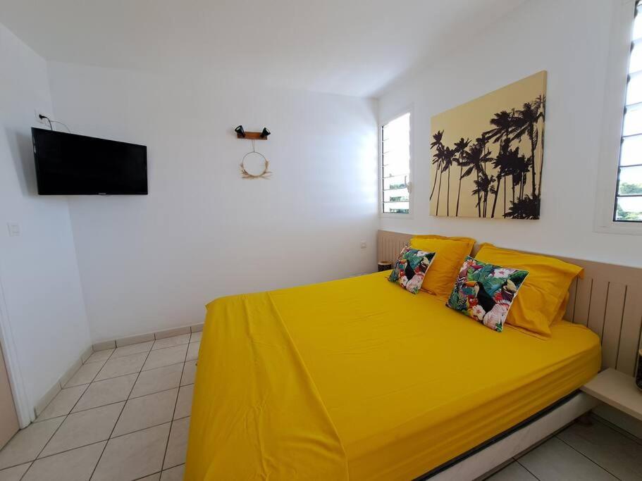Appartement vue mer, résidence avec piscine à Tartane