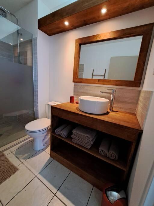 Appartement vue mer, résidence avec piscine à Tartane