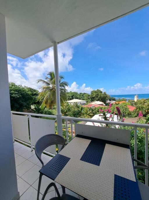 Appartement vue mer, résidence avec piscine à Tartane