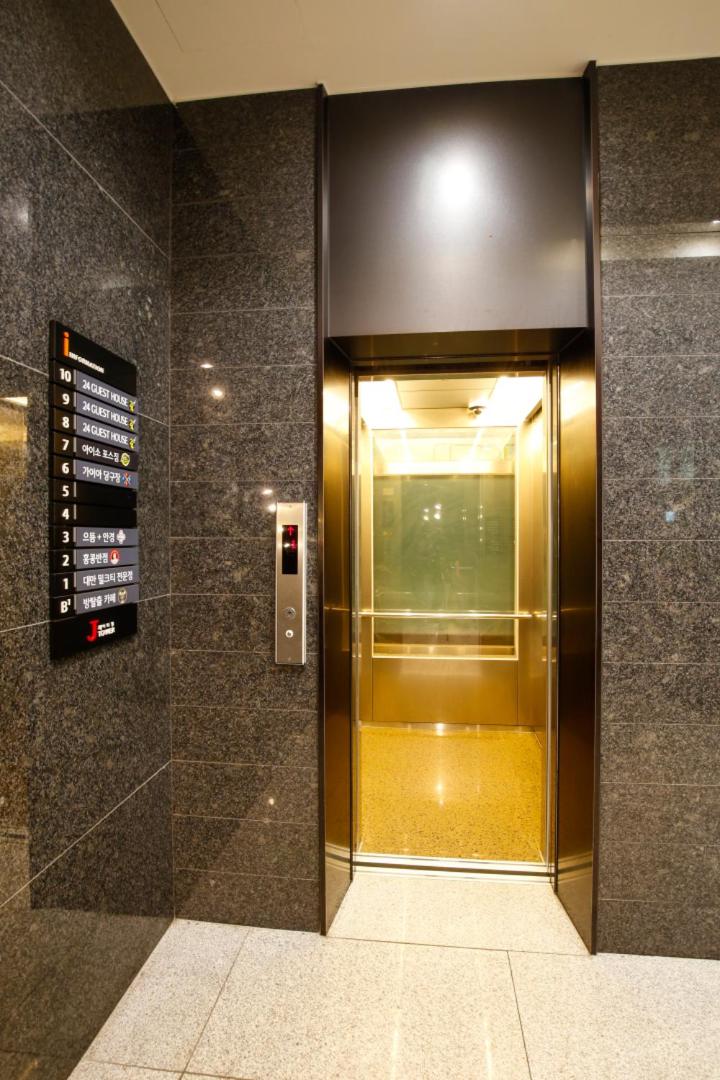 24 Guesthouse Sinchon Avenue