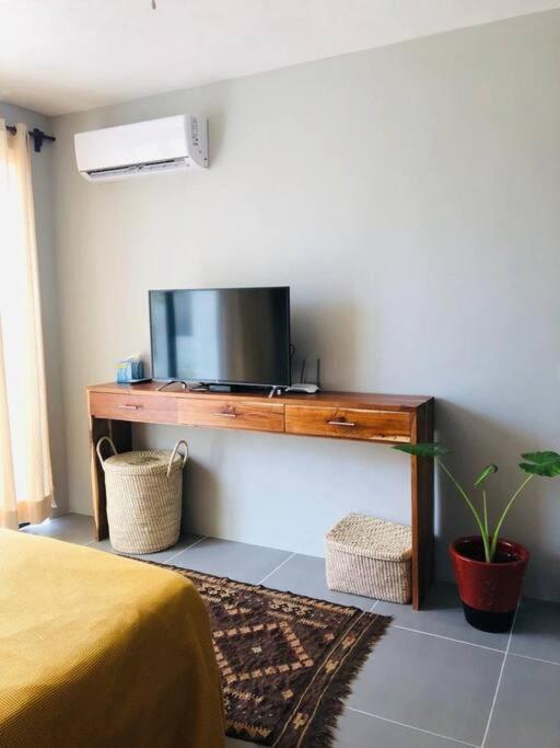Amazing 2Br 2Ba PH w/Private Rooftop & Plunge Pool view 3