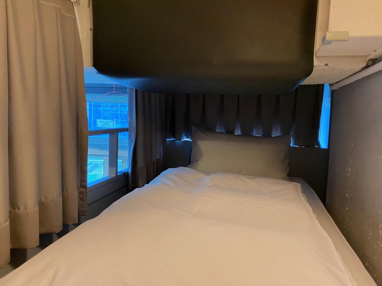 Mr. Lobster’s Secret Den design hostel