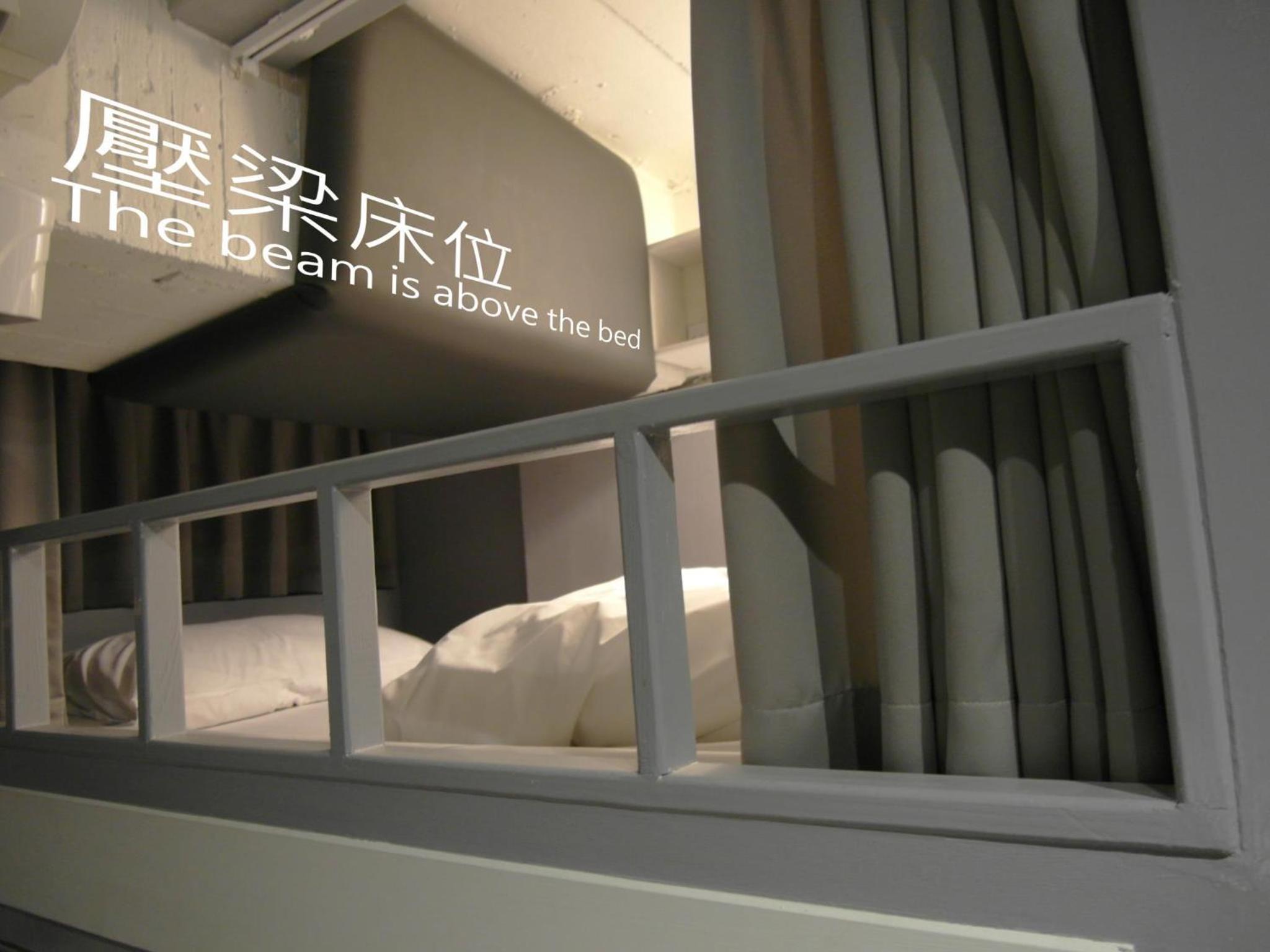 Mr. Lobster’s Secret Den design hostel