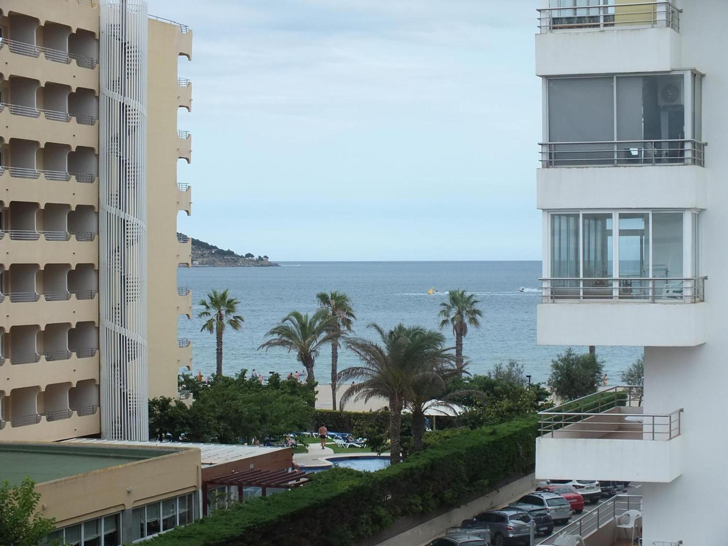 Apartamento en Roses cerca de la playa para 4 pers, ascensor, TV canales FR/ES, cocina equipada - ES-204-30 view 2