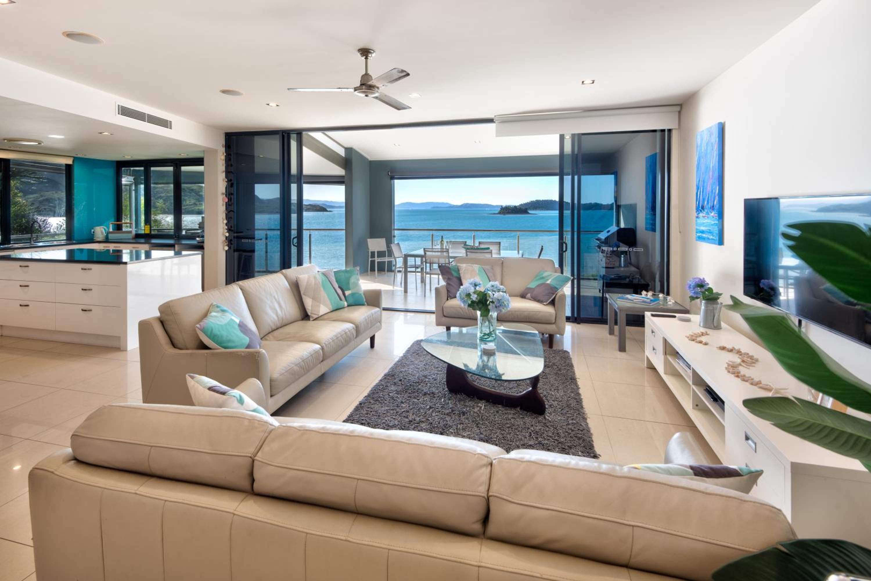 Edge Apartments on Hamilton Island by HIHA