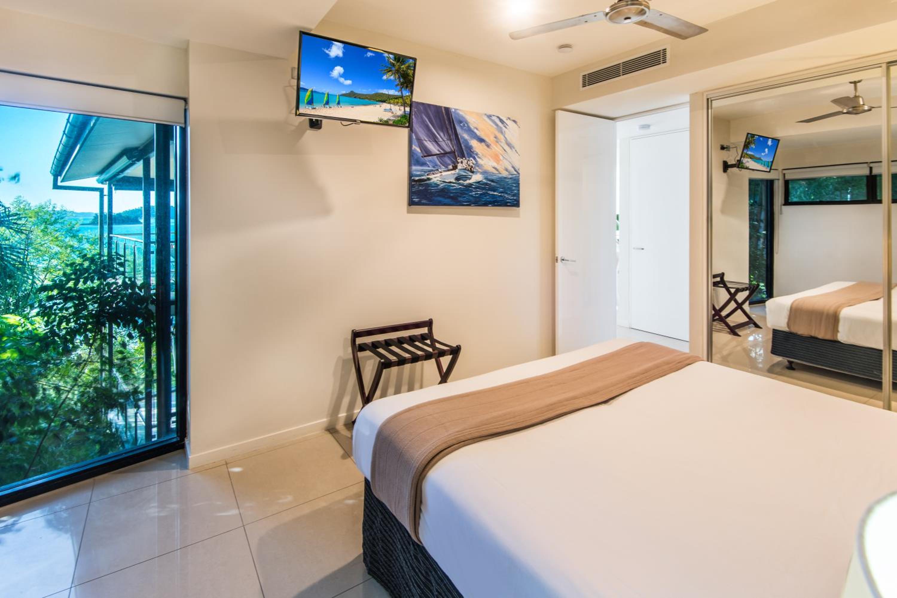 Edge Apartments on Hamilton Island by HIHA