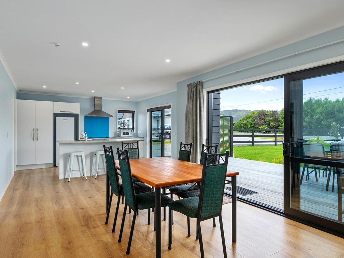 Mangawhai Monarch - Mangawhai Heads Holiday Home view 2