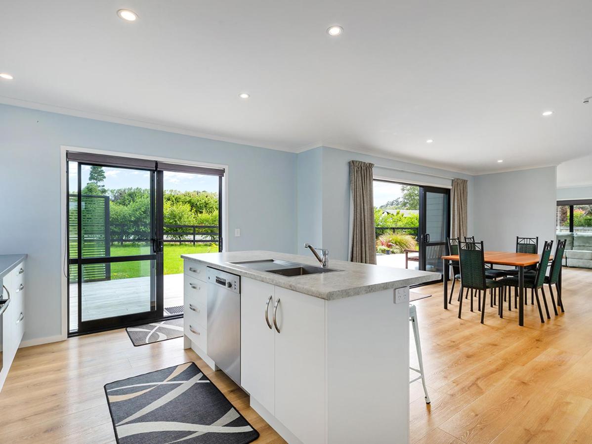 Mangawhai Monarch - Mangawhai Heads Holiday Home view 5