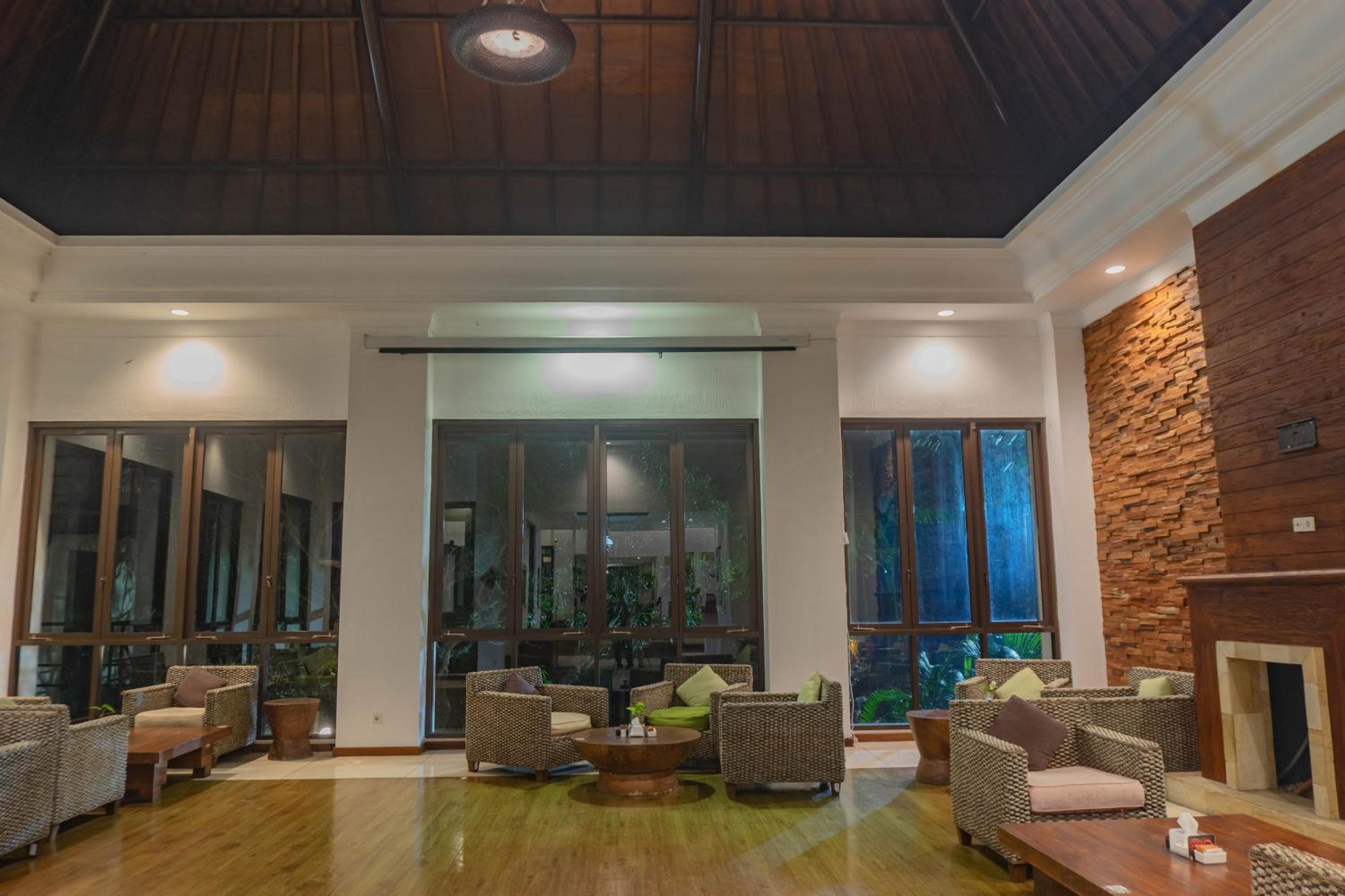 Jambuluwuk Convention Hall & Resort Batu