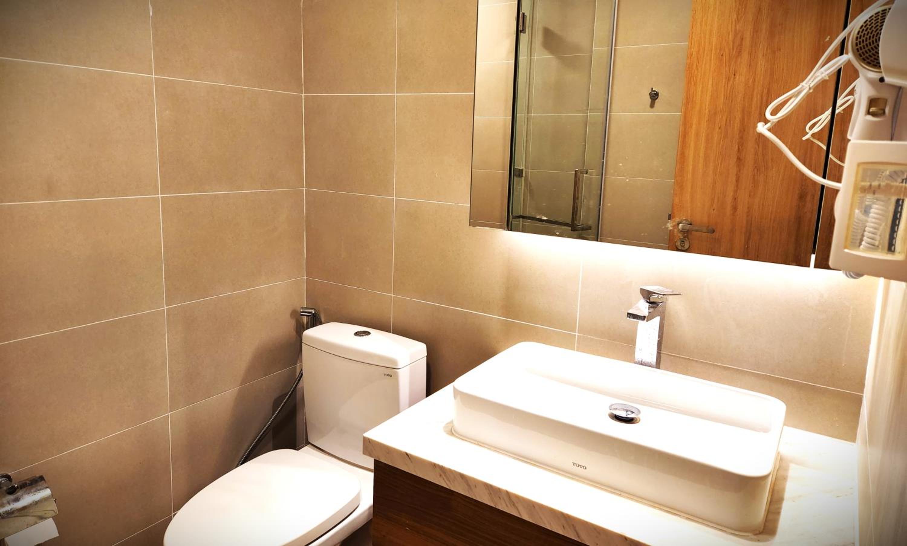 Aria Blue Sapphire Apartment view 3
