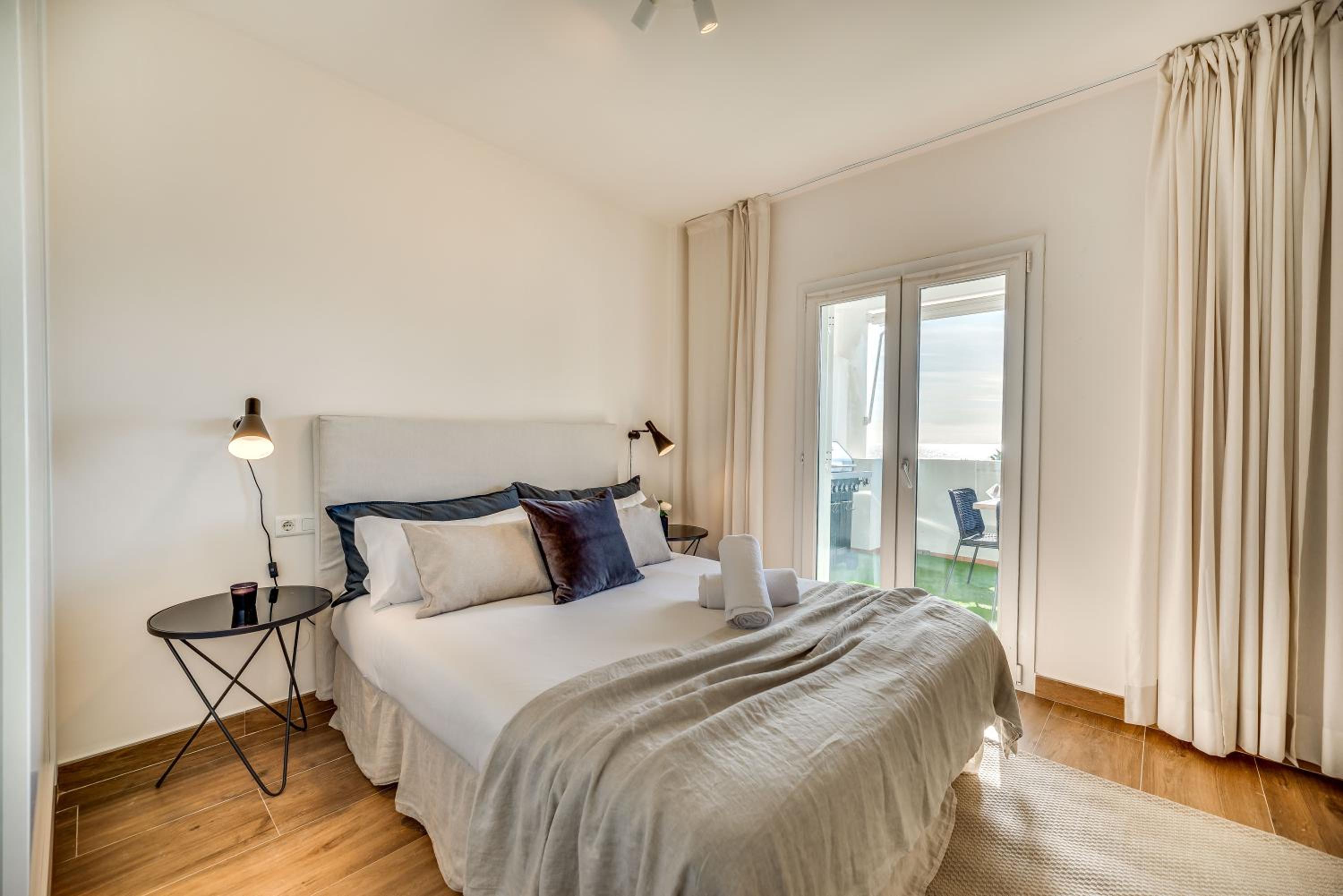 VACATION MARBELLA I Top 1 Puerto Banus Sea Front Rental, Renovated view 4