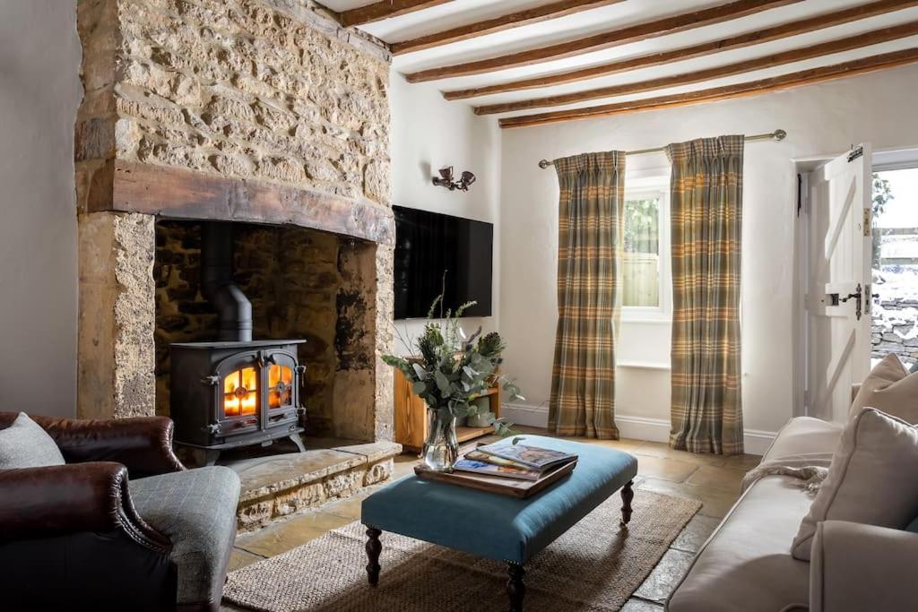 Charlotte's Cottage, a Charming Cotswolds Getaway